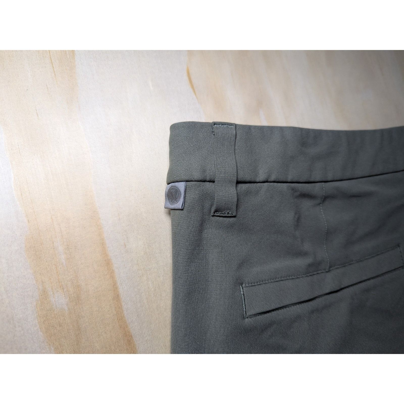 Lululemon Lululemon Men's 38 Shorts Gray Sage Commission Warpstreme Size US 38 / EU 54 - 5 Thumbnail