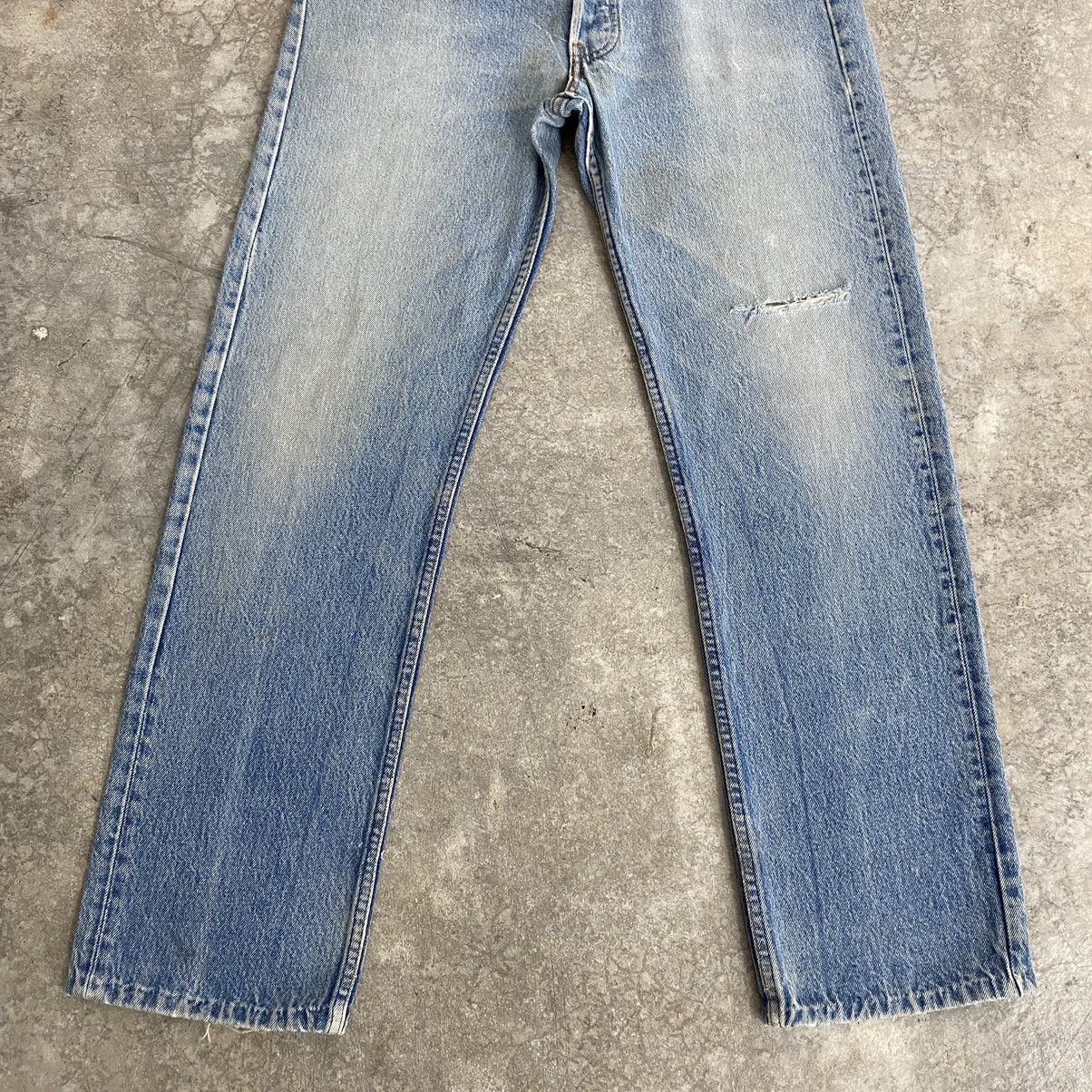 Levi's Vintage 80’s Levis 501 Faded Blue Ripped Denim Jeans Size US 31 - 3 Thumbnail