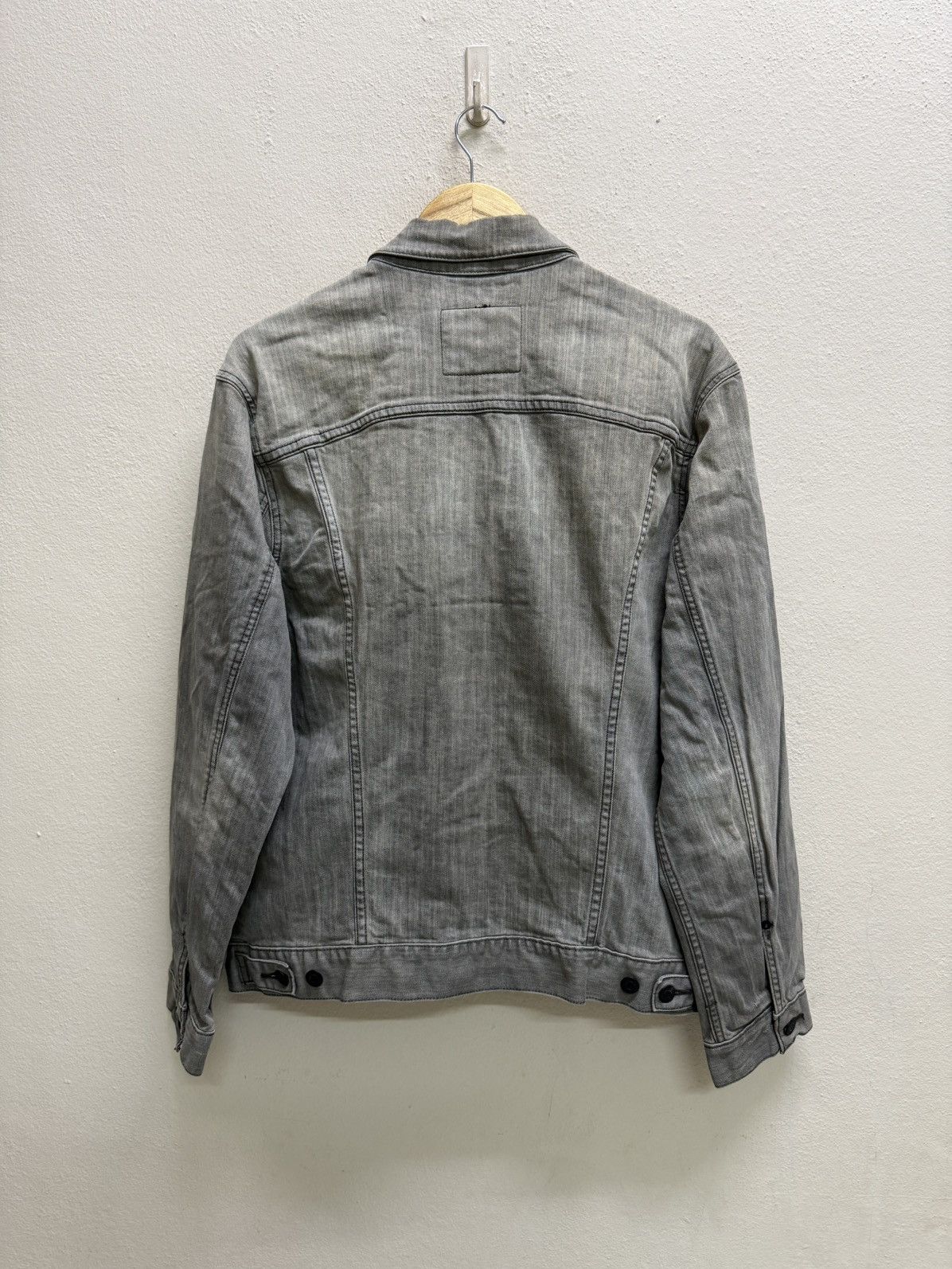 Levi's Levi’s Black Fade Denim Trucker Jacket Size US M / EU 48-50 / 2 - 23 Thumbnail