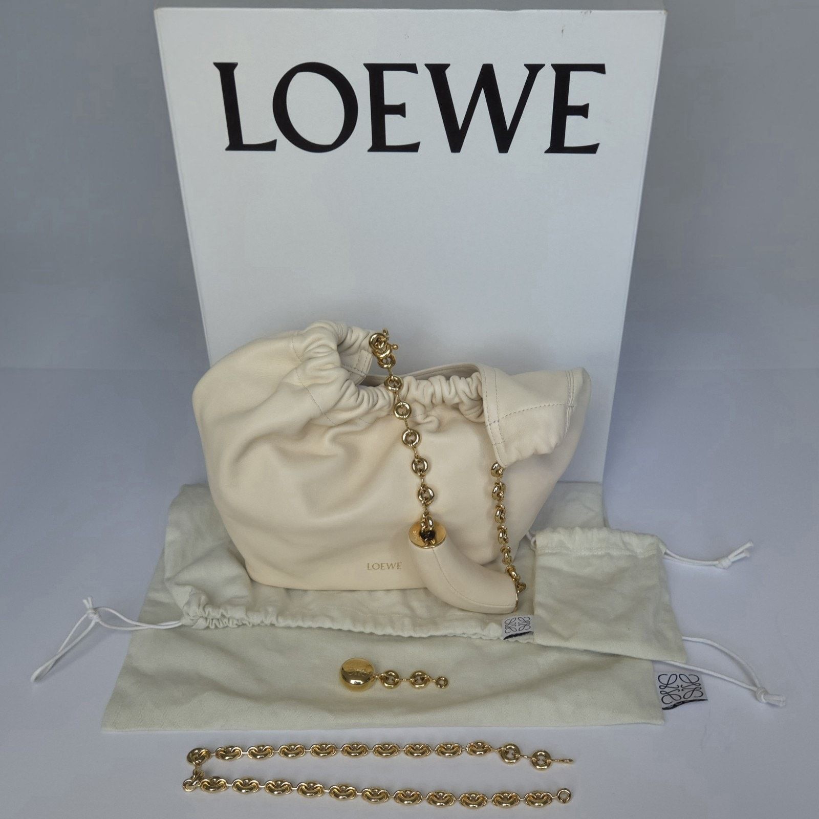 Loewe Loewe Cream Lambskin Leather Small Squeeze Bag Size ONE SIZE - 1 Thumbnail