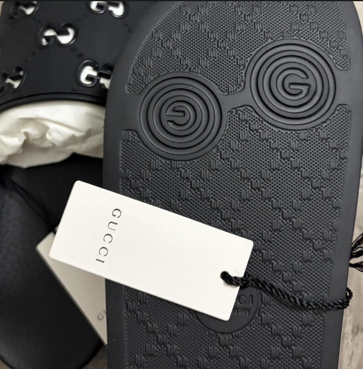 Gucci BLACK RUBBER GG GUCCI SLIDES Size US 5 / EU 37 - 4 Thumbnail
