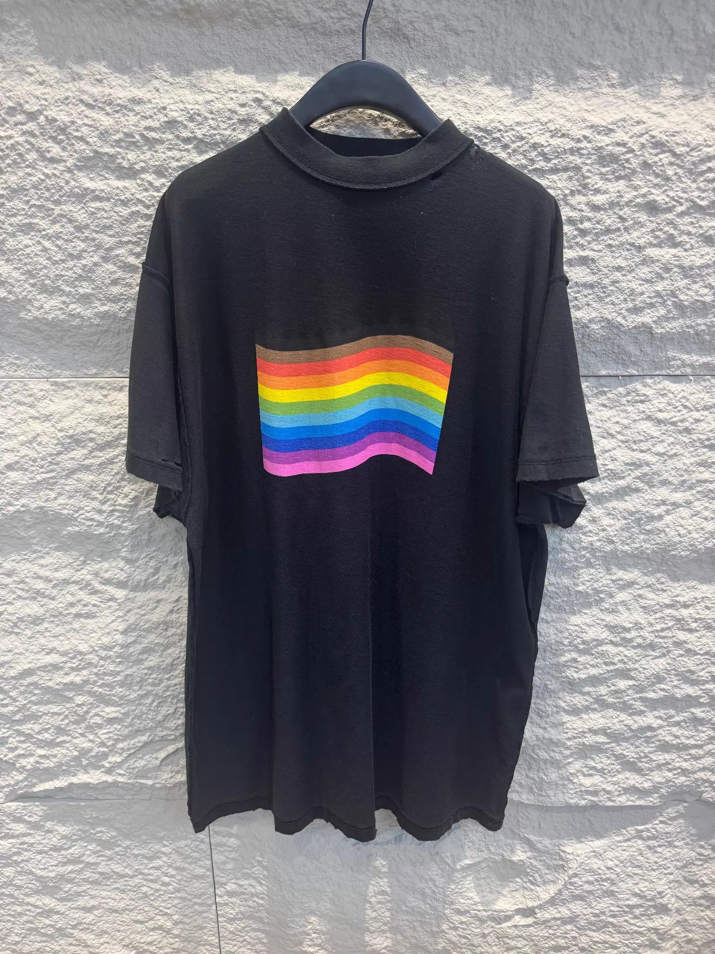 Balenciaga Balenciaga Black Distressed Rainbow Print SS Tee Size US S / EU 44-46 / 1 - 1 Thumbnail
