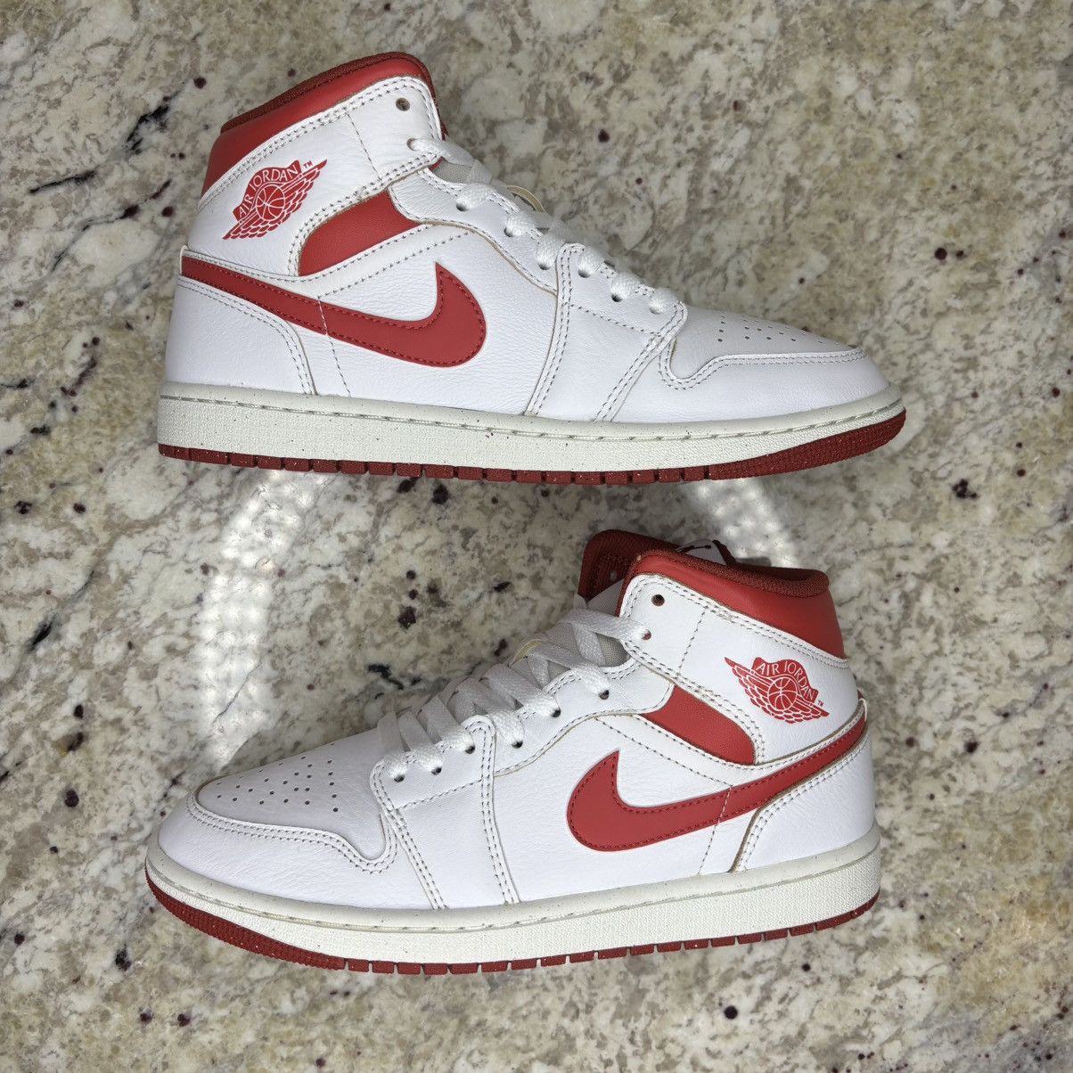 Jordan Brand Size 8 - Air Jordan 1 SE Mid White Dune Red Clean W/Box Size US 8 / EU 41 - 2 Thumbnail