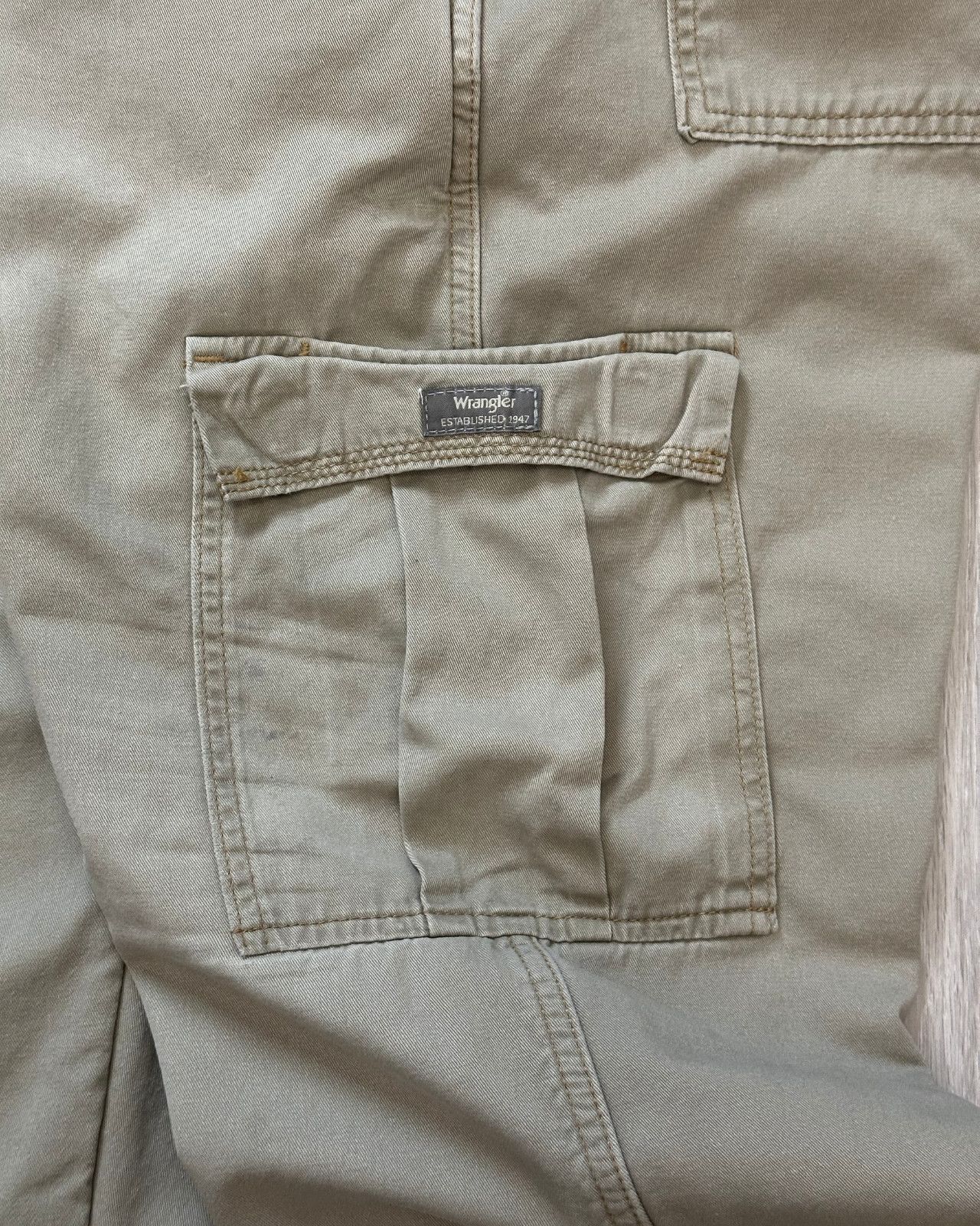 Wrangler Wrangler Relaxed Fit Fleece Lined Khaki Cargo Pants - 38x29 Size US 38 / EU 54 - 7 Thumbnail