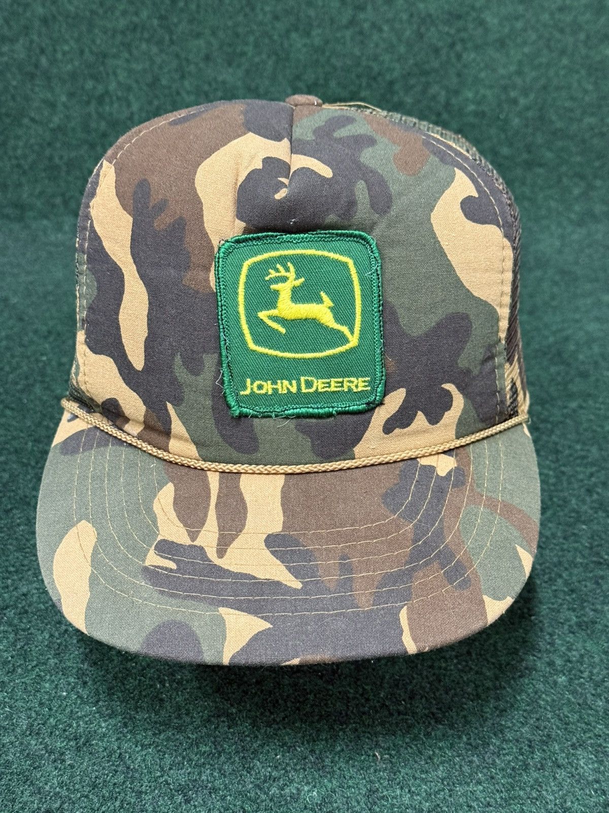 Vintage Vintage John Deere Camo Trucker Hat Size ONE SIZE - 1 Thumbnail