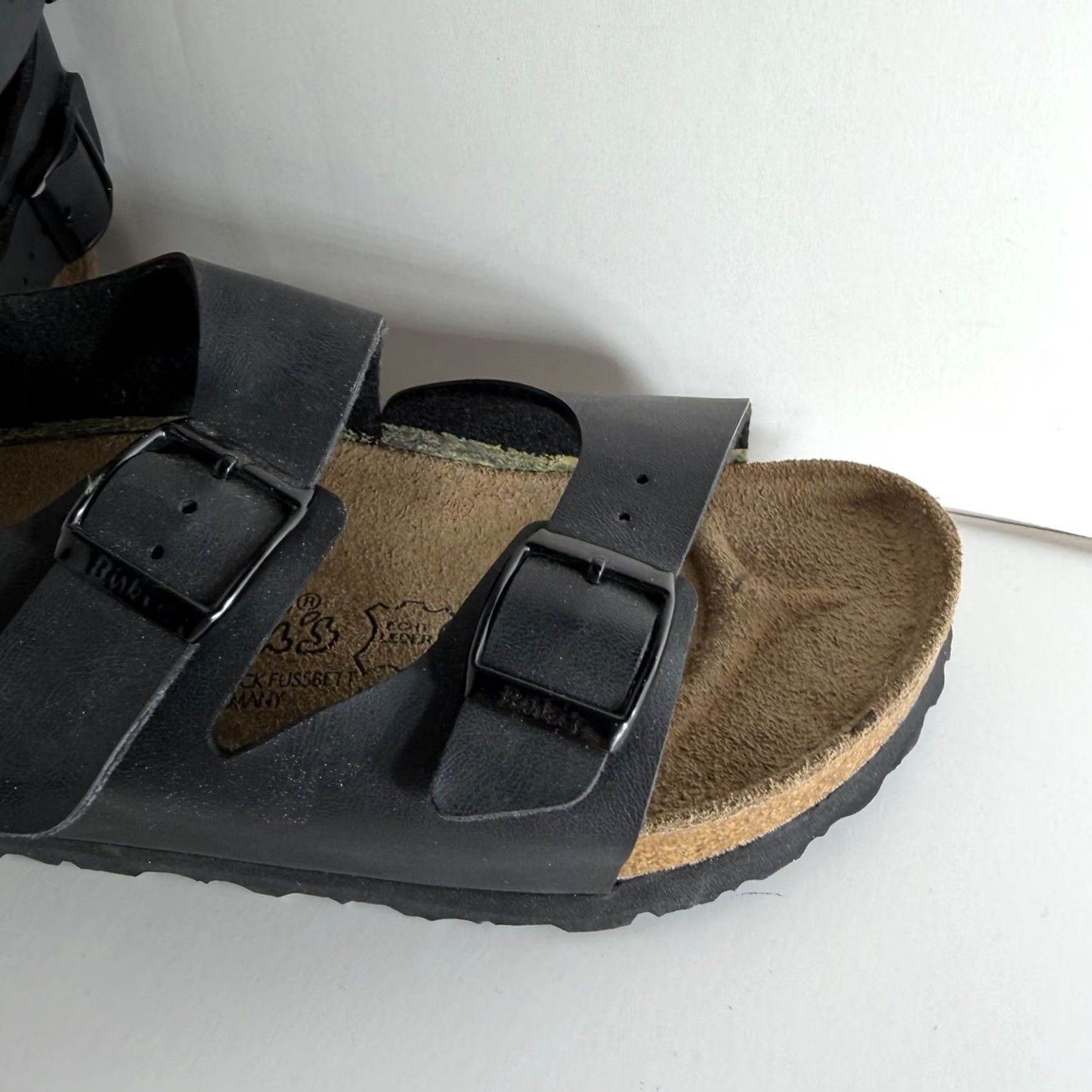 Birkenstock Birkenstock Birki Milano Sandals Black Size 6 Women Slingback Buckle Leather Flat Comfort Logo Adjustable Strap US 6 EU 37 Size US 5 / IT 35 - 3 Thumbnail