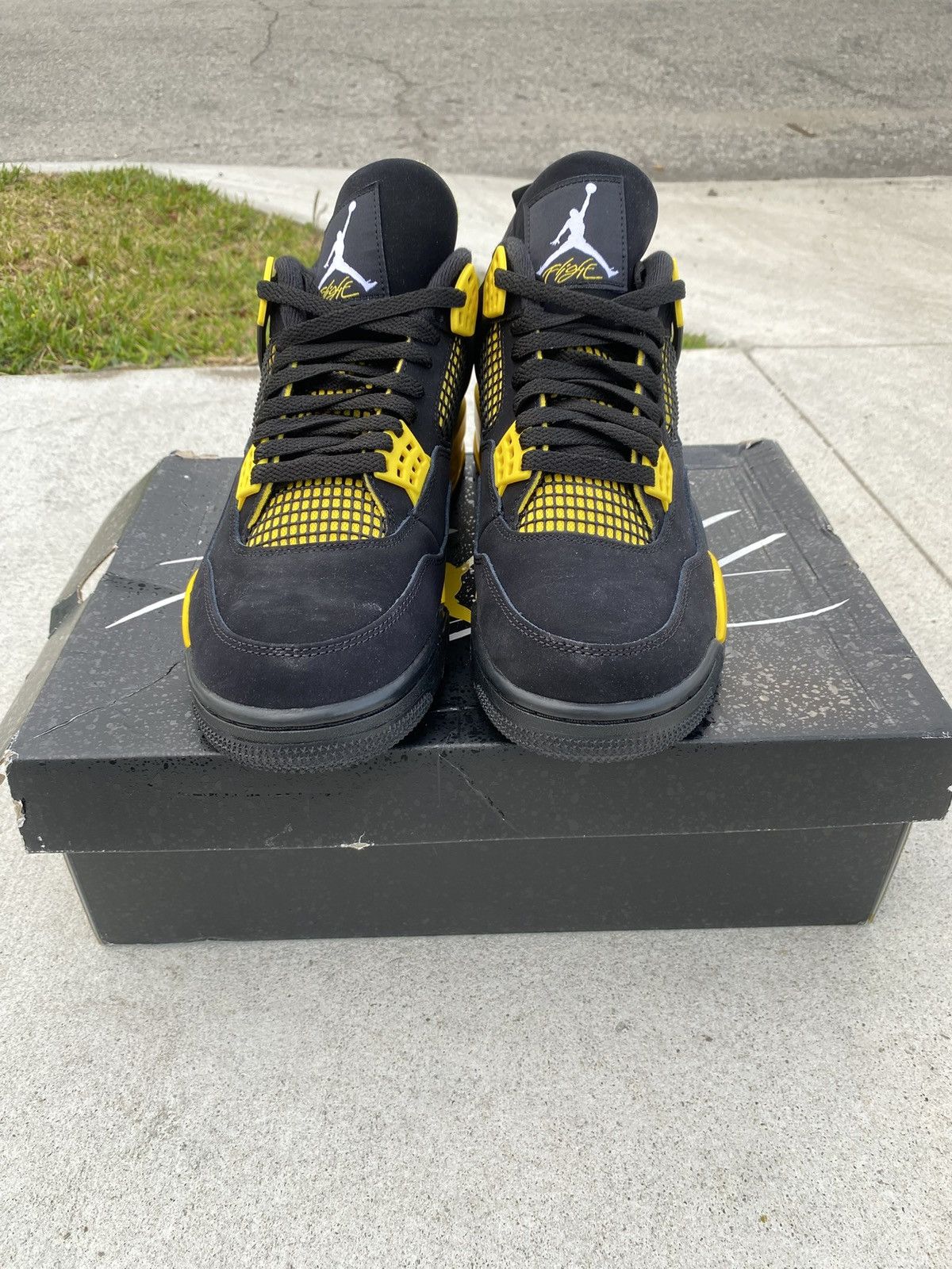 Jordan Brand Jordan 4 Retro Thunder (2023) Size US 10.5 / EU 43-44 - 5 Thumbnail