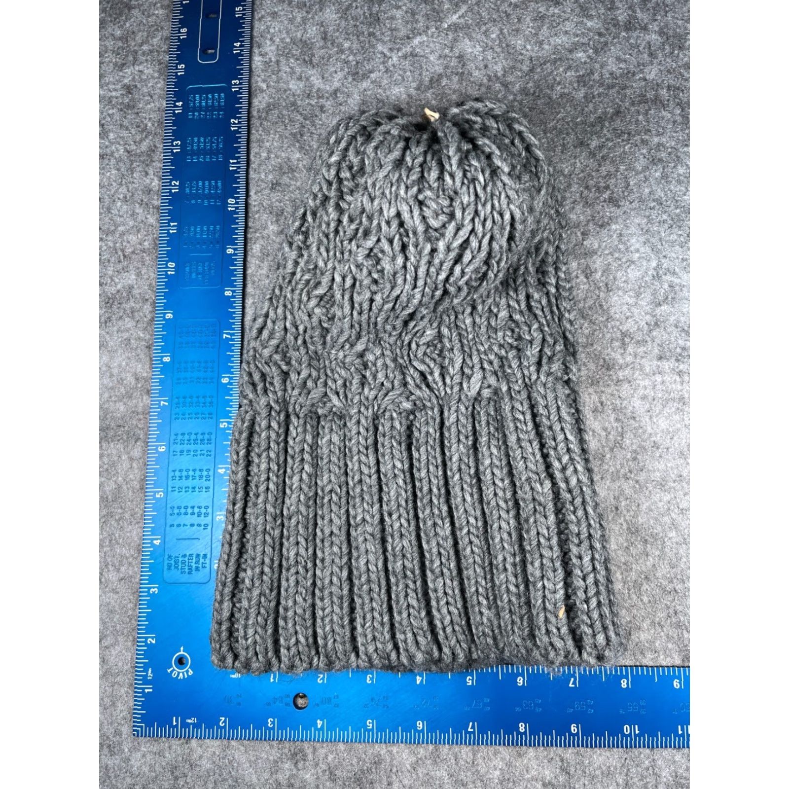 Vintage Beanie Toque Women One Size Gray Cable Knit 100% Acrylic Ski Pom Outdoors Size ONE SIZE - 5 Thumbnail
