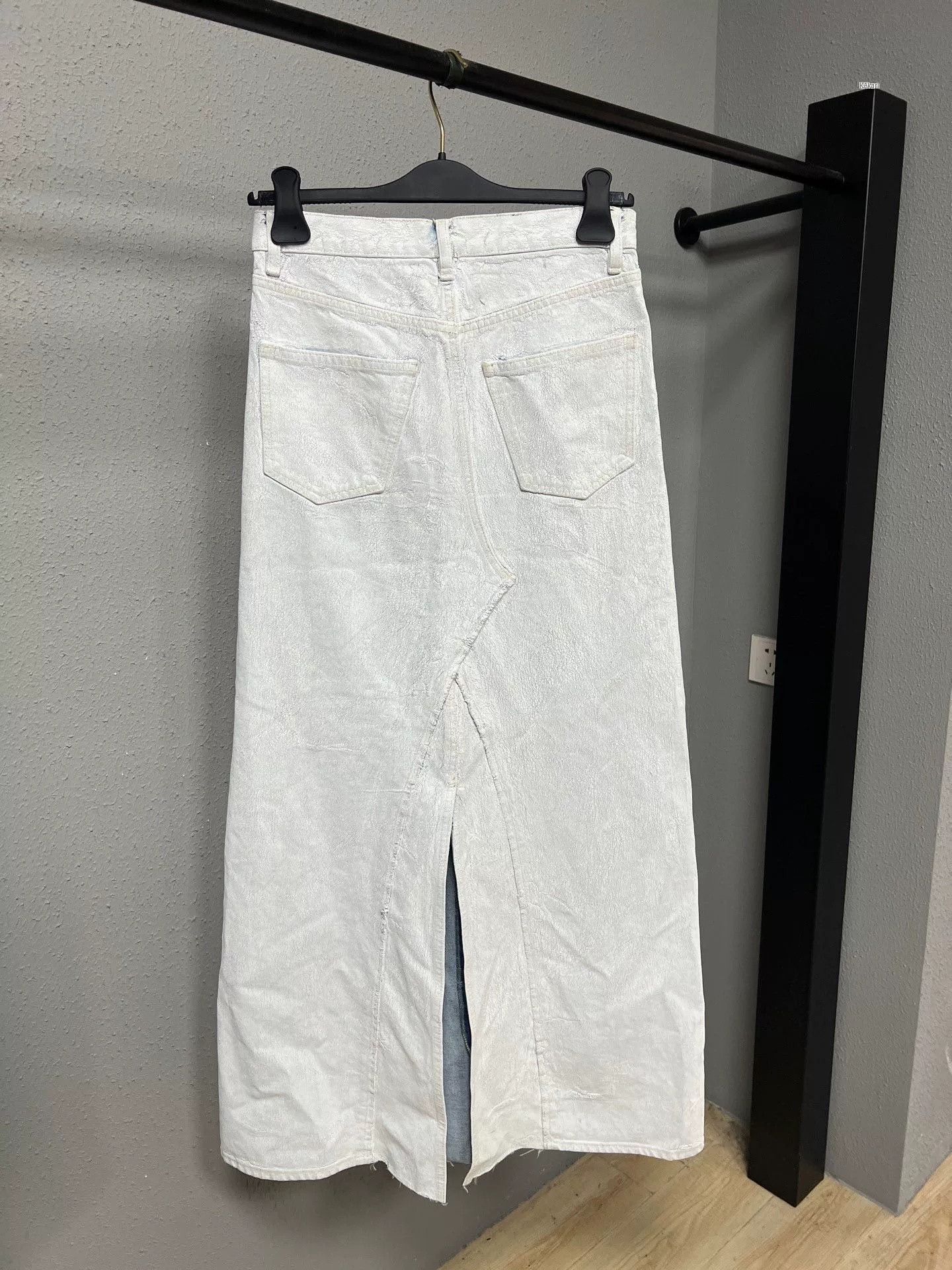 Maison Margiela Maison Margiela Painted Distressed Split Denim Skirt Size US 7 / EU 40 - 2 Thumbnail