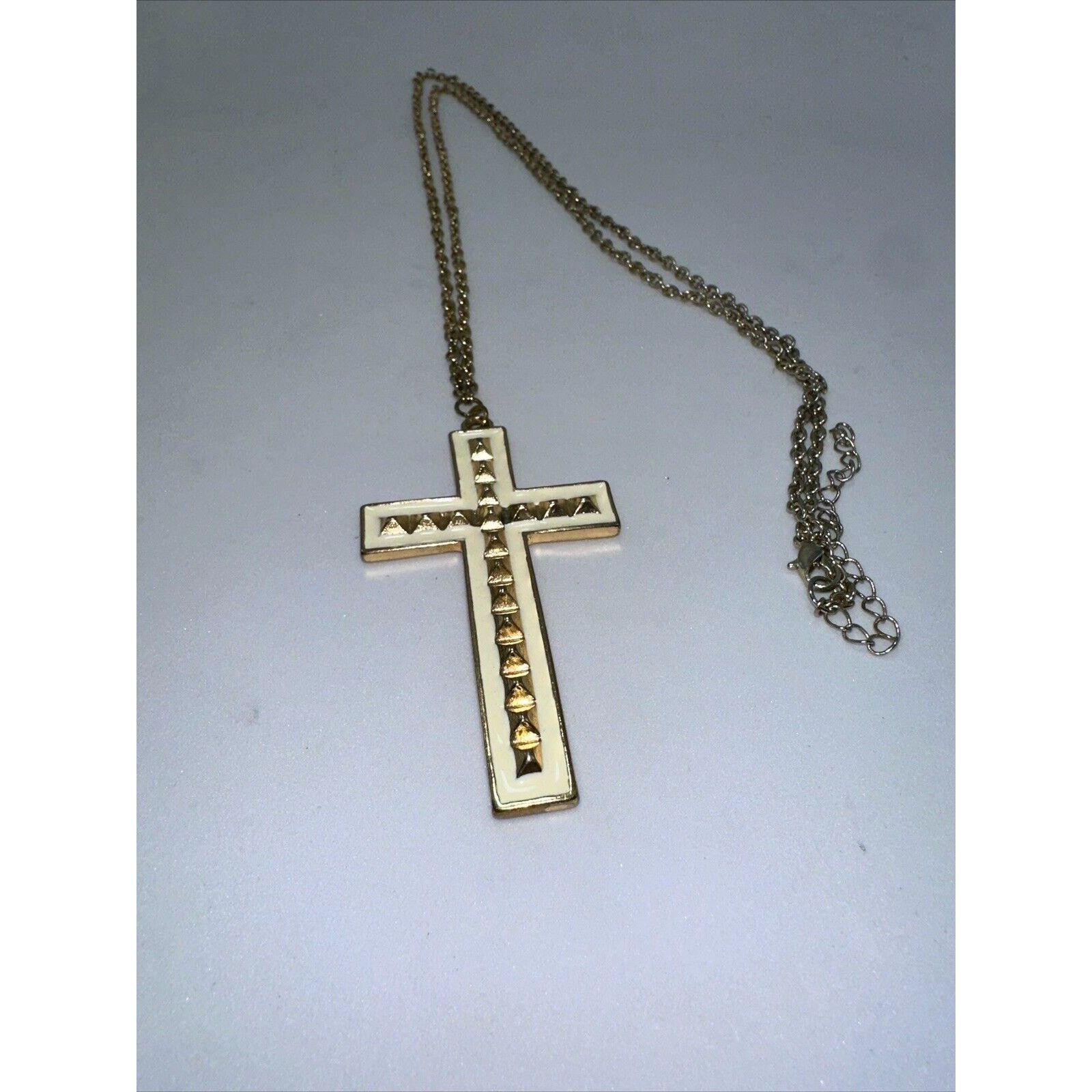 Other Cross Necklace Vtg White Enamel Gold Tone Rope Chain 28” Size ONE SIZE - 6 Thumbnail