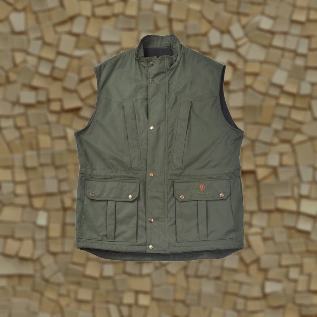 Vintage Fjällräven Fjallraven Vest Gilet Vintage Green L Fleece Lined Men Size L Size US L / EU 52-54 / 3 - 1 Thumbnail