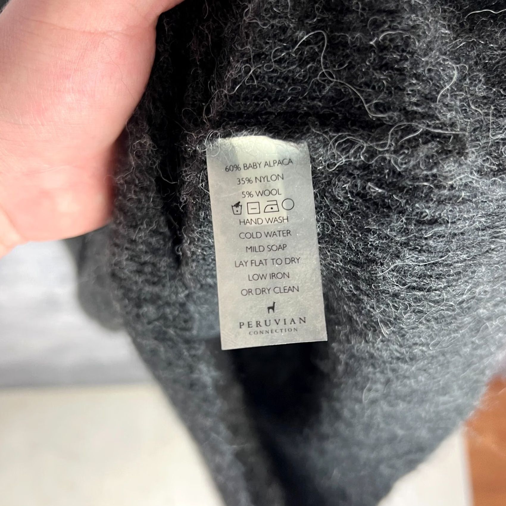 Vintage Peruvian Connection Alpaca Wool Blend Sweater Gray V-Neck Pullover Size L Womens Pullover Gray Alpaca Wool Blend V-Neck, Size L Size L / US 10 / IT 46 - 5 Thumbnail