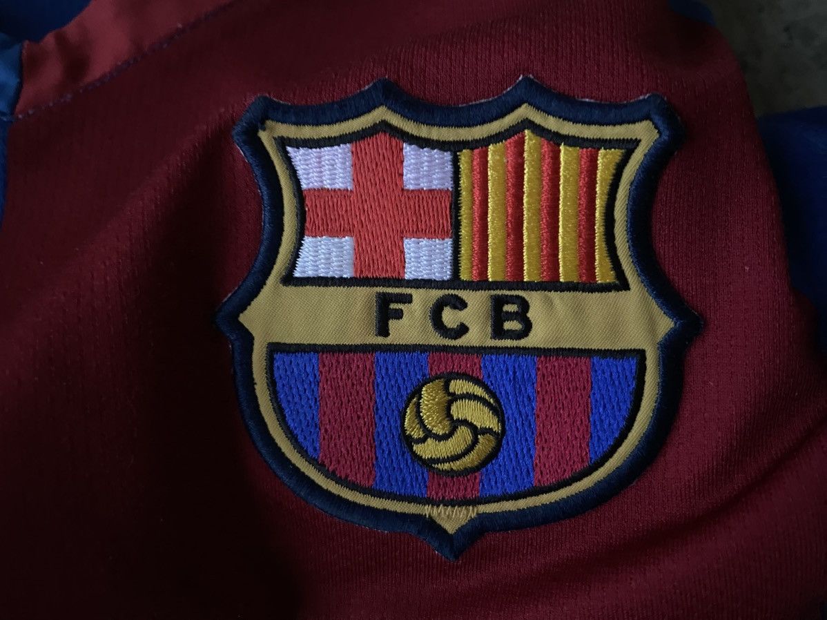 Vintage Messi 2006-2007 Kit F.C Barcelona #19 (Like New) Size US M / EU 48-50 / 2 - 25 Thumbnail