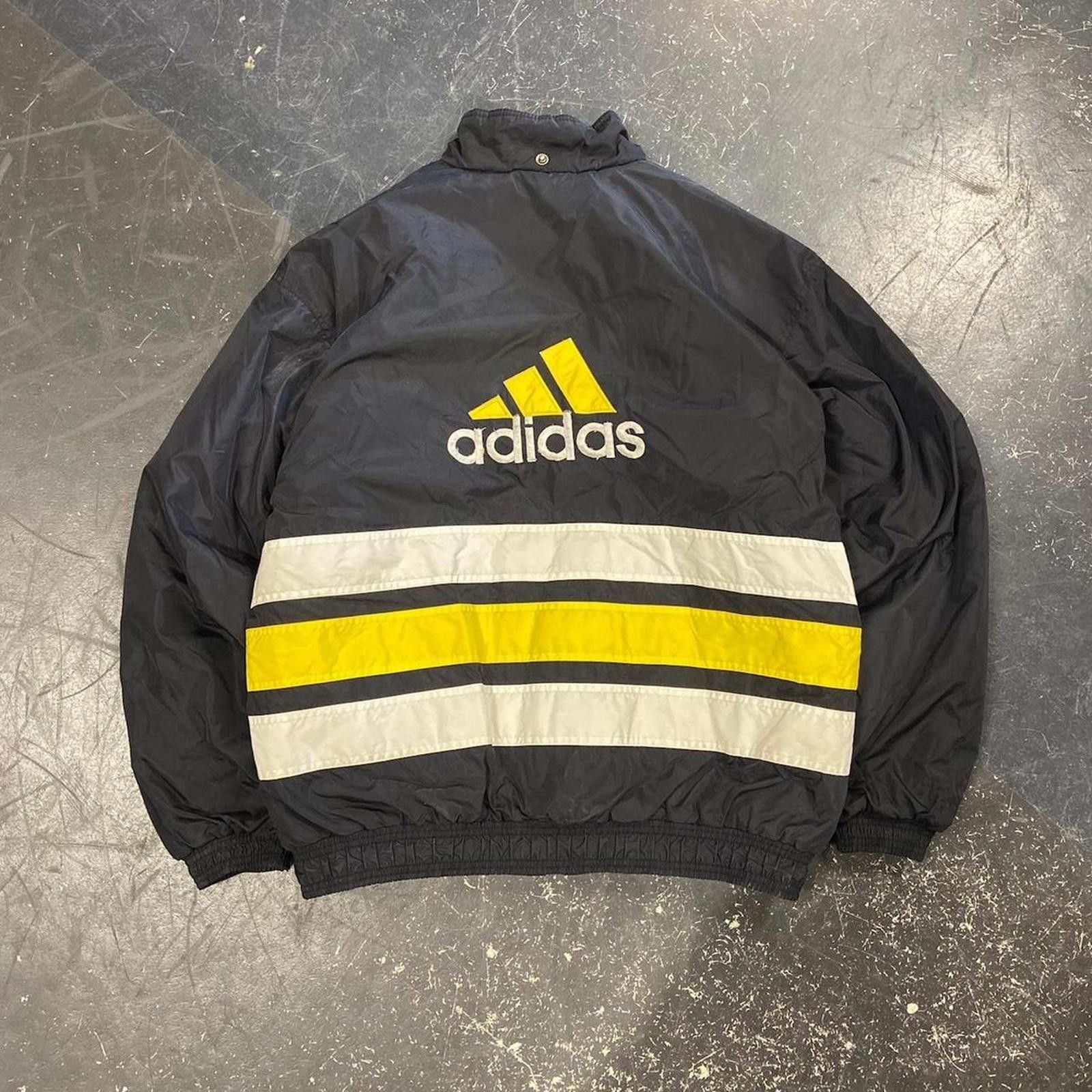 Adidas Vintage White / Yellow Adidas Puffer Jacket Size US L / EU 52-54 / 3 - 1 Thumbnail
