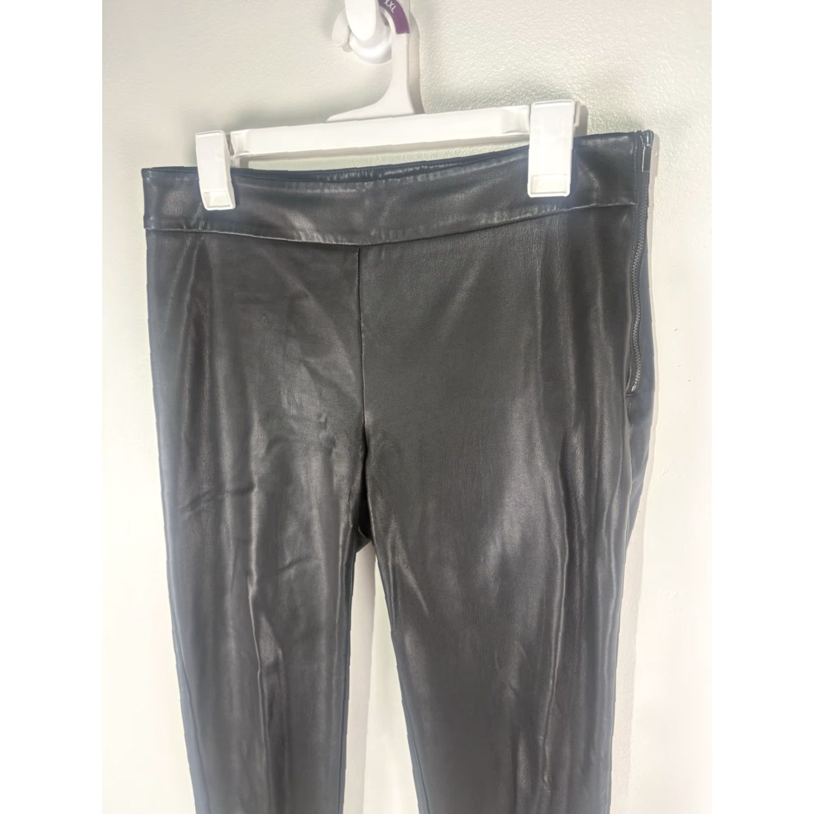 Ann Taylor Ann Taylor Black Faux Leather Skinny Side Zip Pants Womens Size 6 Indonesia Size 28" / US 6 / IT 42 - 2 Thumbnail