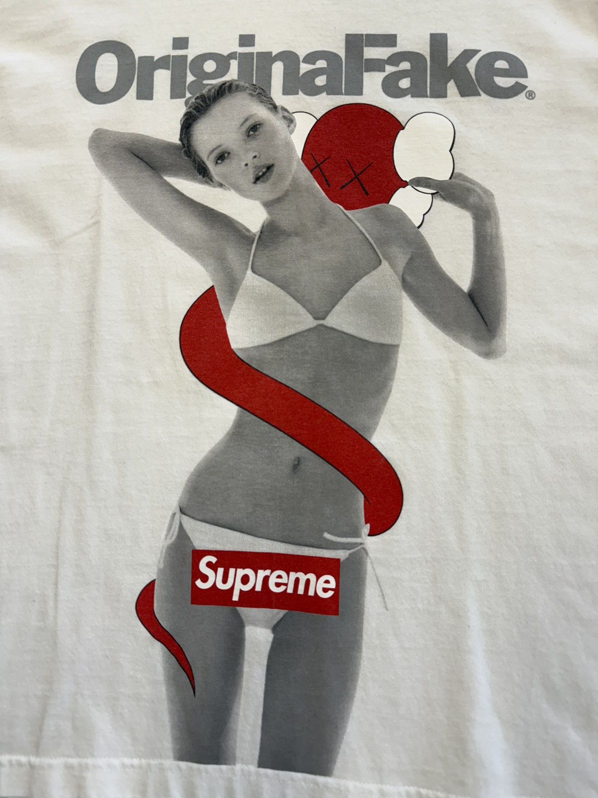 Kaws × Supreme 2008 Supreme Original Fake Kate Moss 10th Anniversary Tee Size US L / EU 52-54 / 3 - 3 Thumbnail