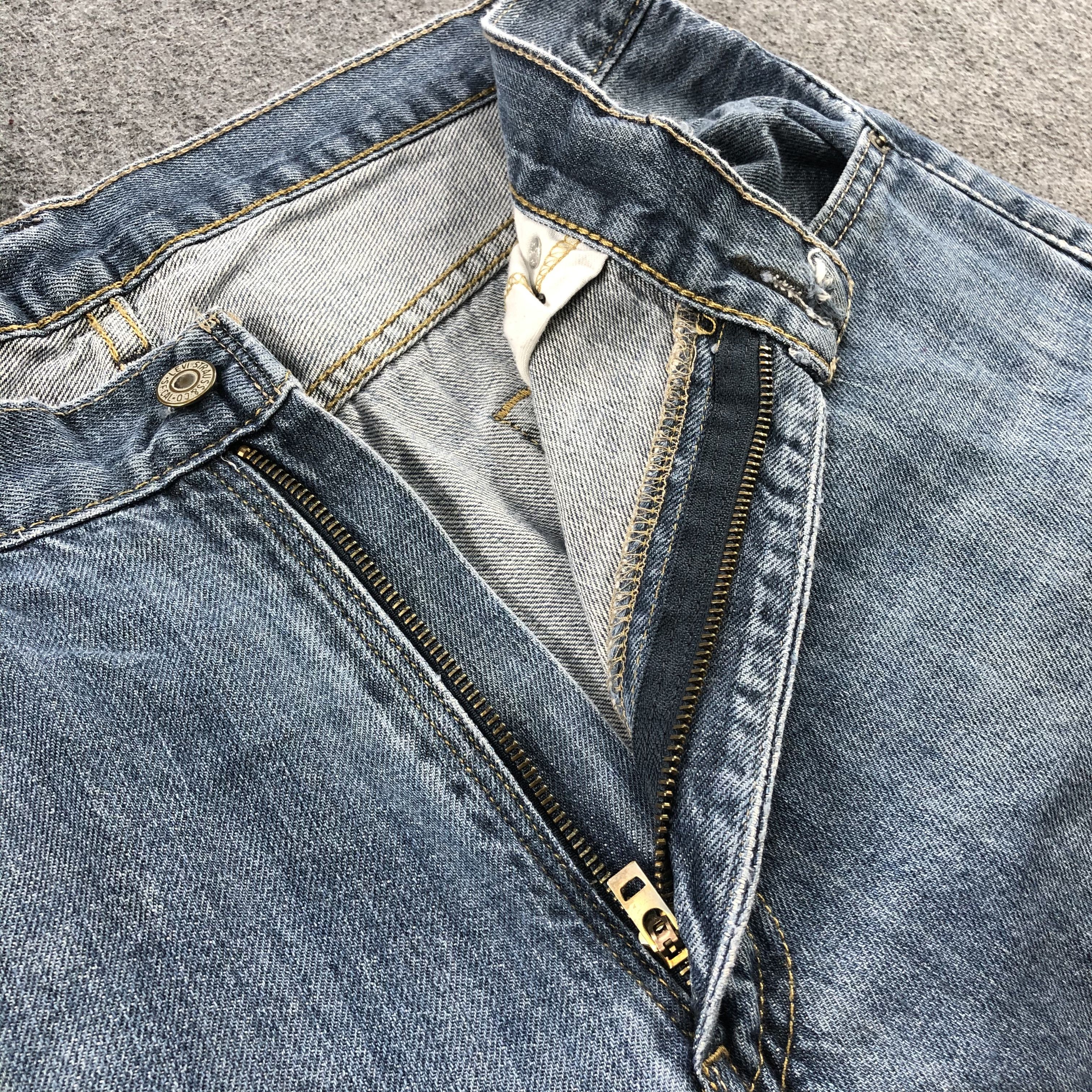 Levi's Vintage Blue Wash Levis 550 Jeans-J2088 Size US 35 - 9 Thumbnail