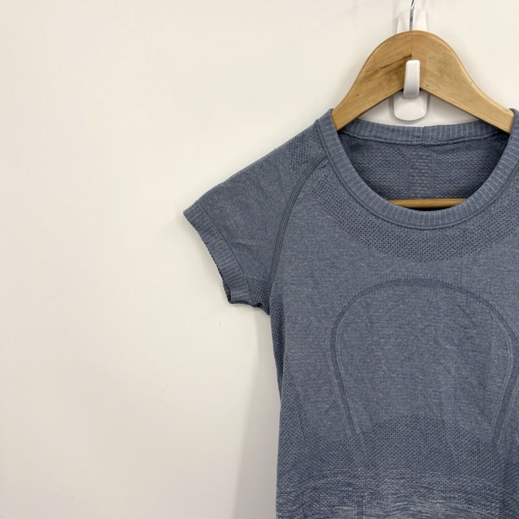 Lululemon Lululemon Swiftly Tech Top Women 2 Short Sleeve Yoga Running Stretch Soft Gym Blue Size XS / US 0-2 / IT 36-38 - 2 Thumbnail