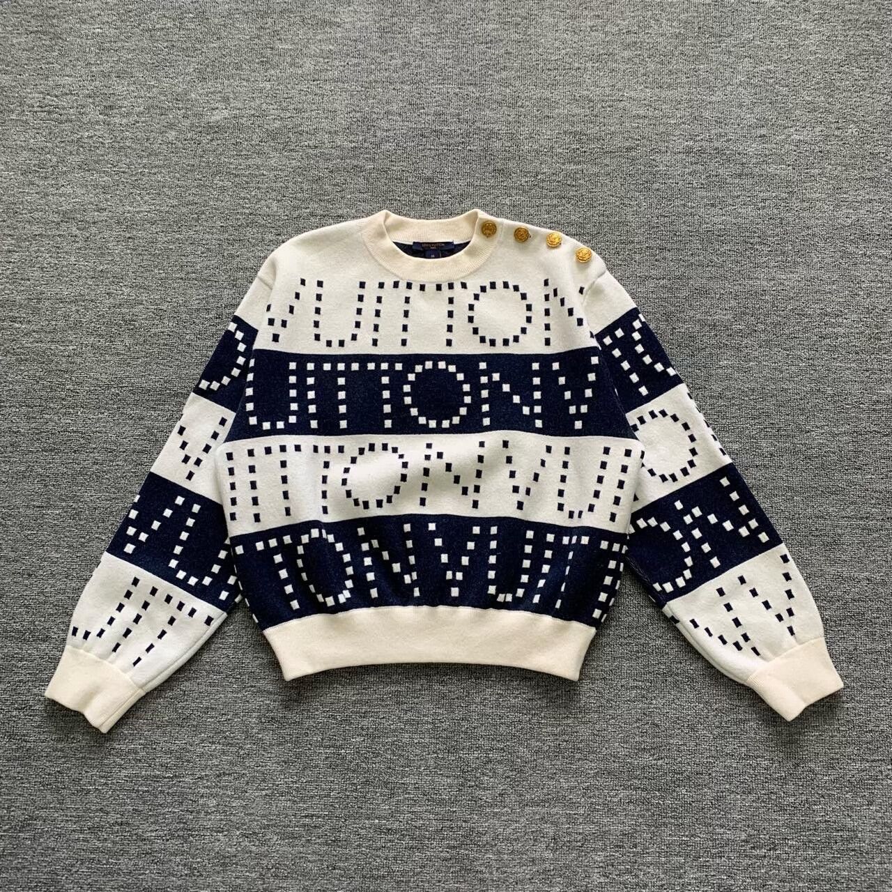 Louis Vuitton lv large logo wool sweater in cream Size US M / EU 48-50 / 2 - 1 Thumbnail