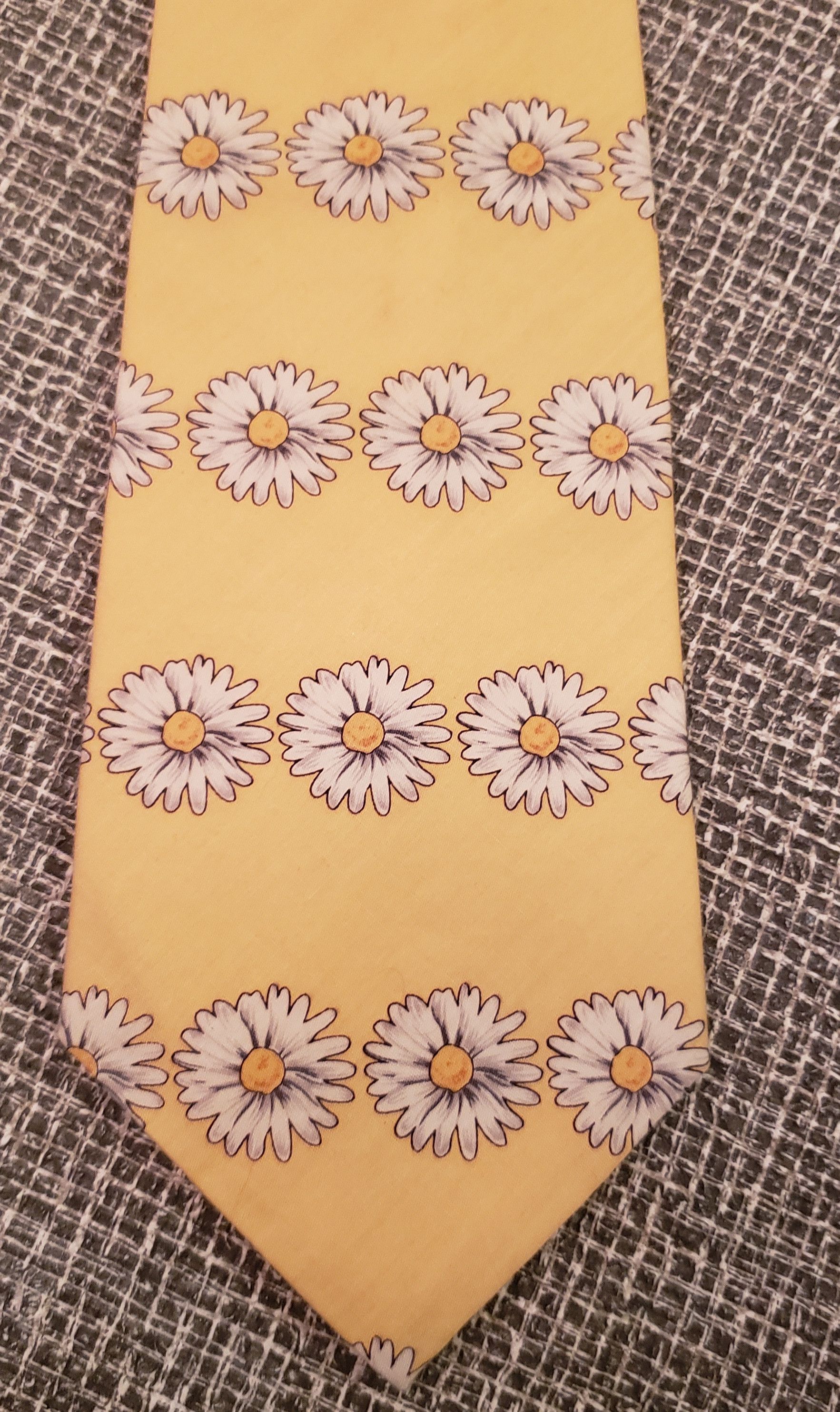 Vintage yellow Crazy Daisies neck tie floral cotton 1980s Size ONE SIZE - 2 Thumbnail