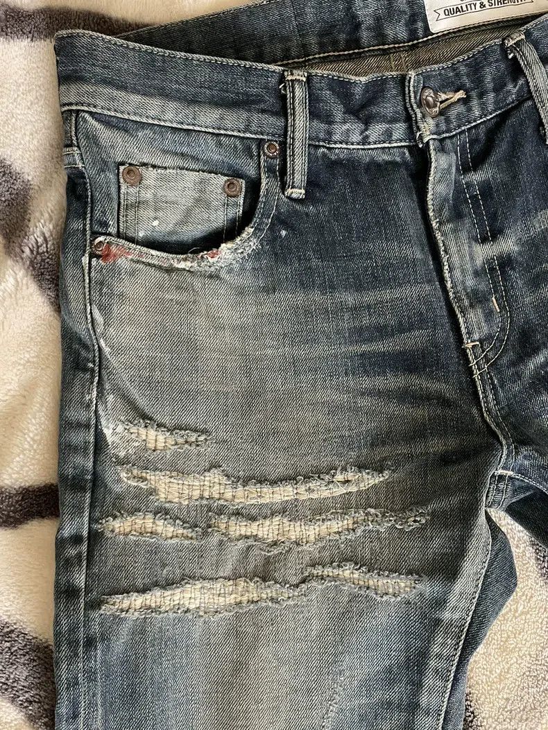 Neighborhood Neighborhood size S Jeans Size US 27 - 8 Thumbnail