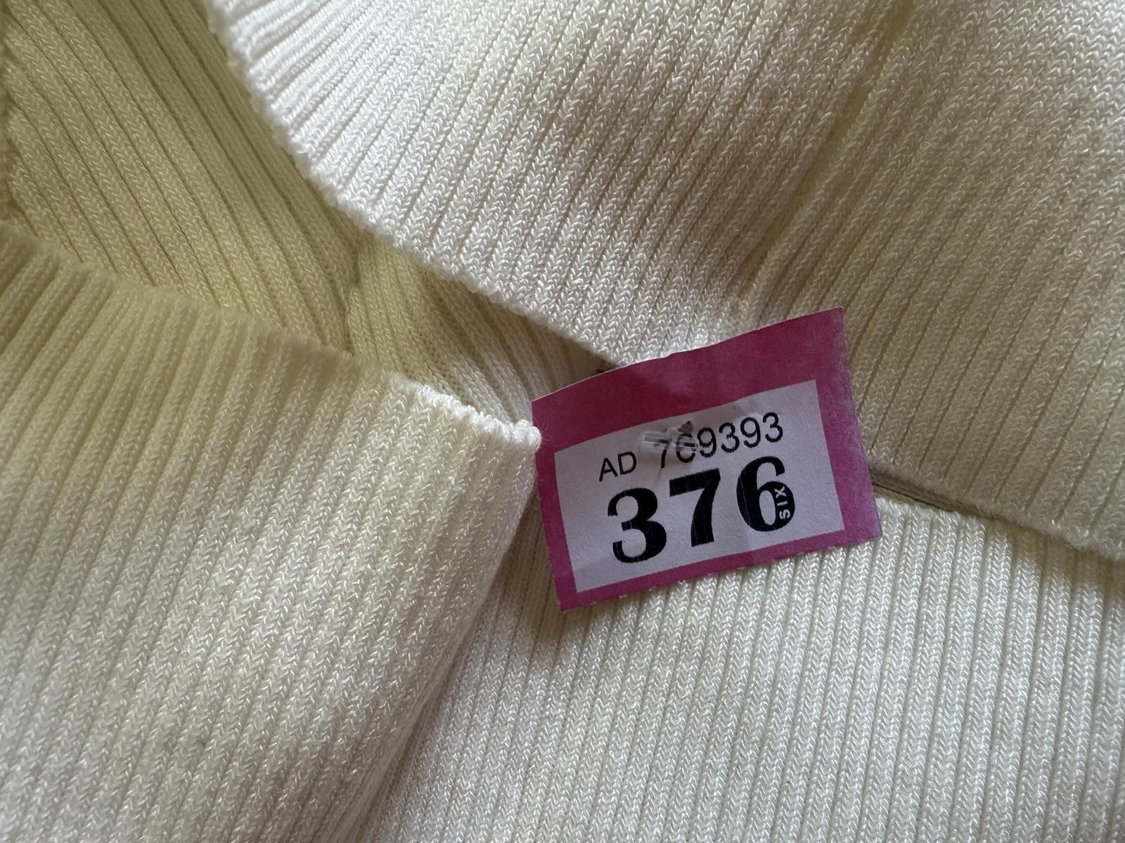 Designer Chic White Ribbed Sweater with Ruffle Detail Size M / US 6-8 / IT 42-44 - 3 Thumbnail