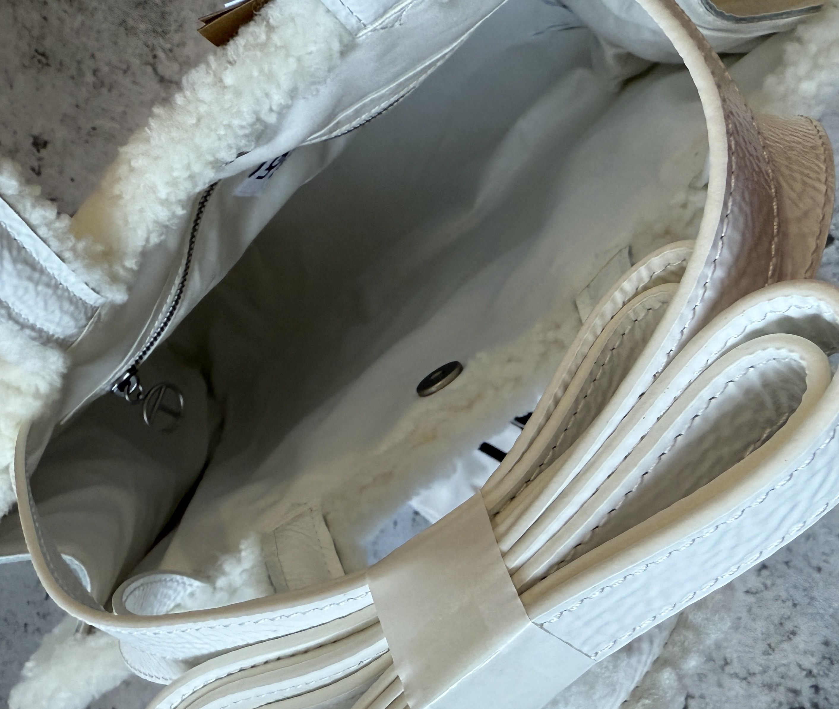 Telfar × Ugg UGG X TELFAR M SHOPPER CRINKLE WHITE O\S Size ONE SIZE - 5 Thumbnail