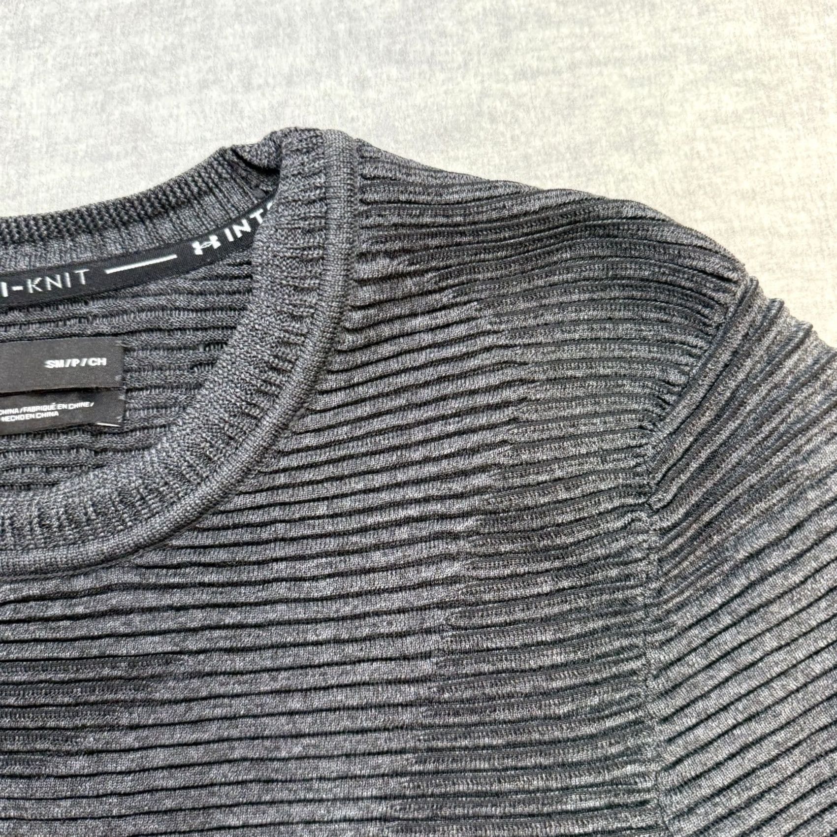 Under Armour Under Armour Shirt Men Small Gray Intelliknit Phantom Base Layer Run Gym Pullover Crew Neck Athletic Stretch Activewear 90s Size US S / EU 44-46 / 1 - 4 Thumbnail