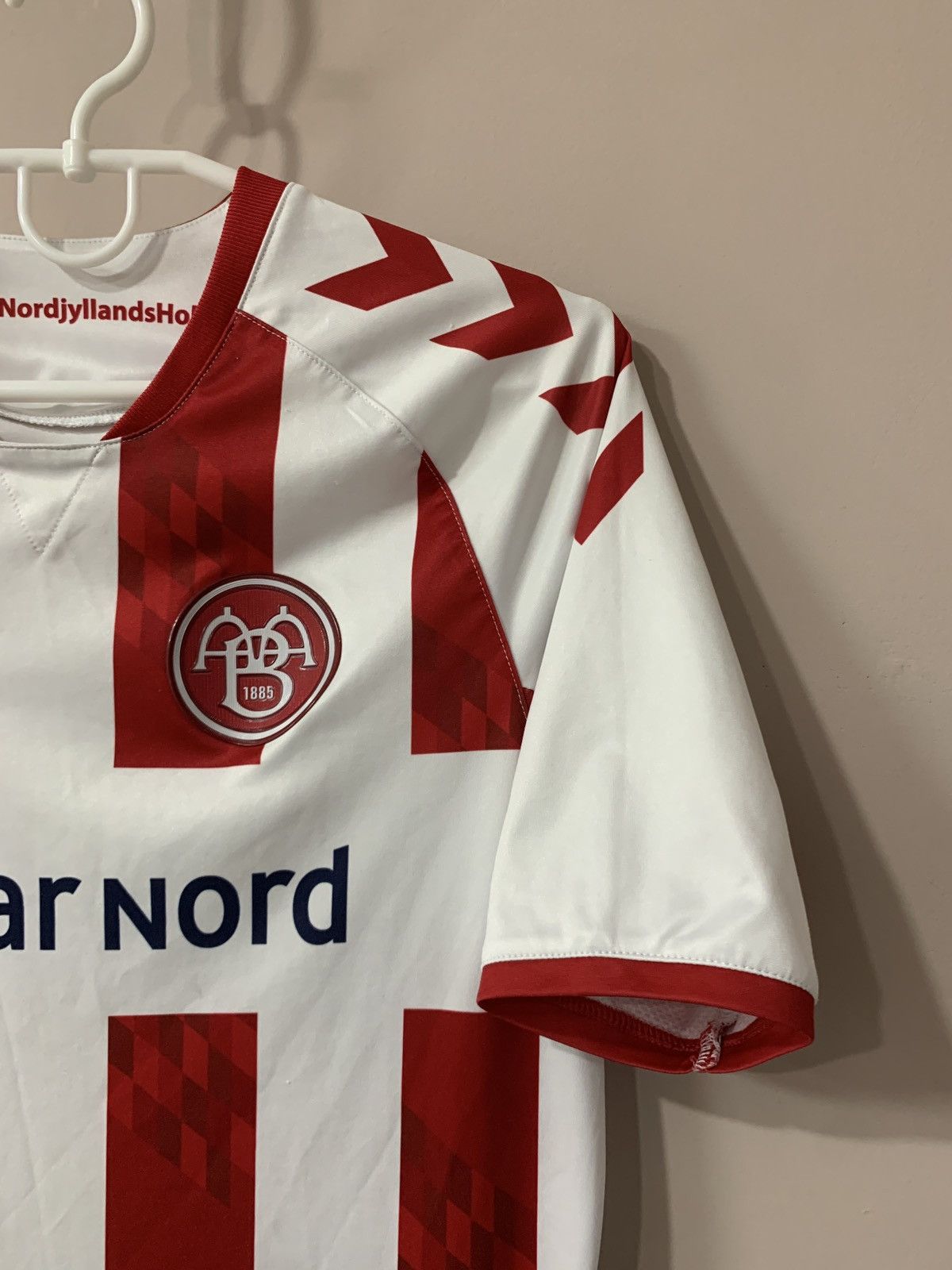 Hummel Aalborg BK 2017/18 Home Football Shirt Hummel Soccer Jersey Size US S / EU 44-46 / 1 - 4 Thumbnail