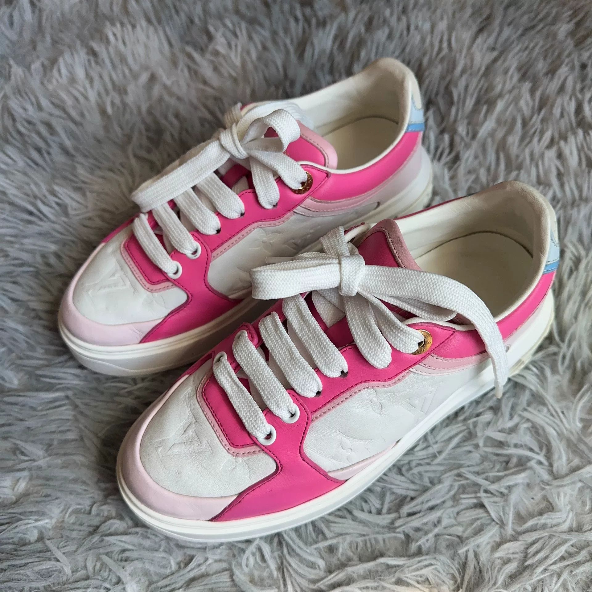 Louis Vuitton Louis Vuitton Pink Lowtop Sneakers 35 Women Size US 5 / IT 35 - 1 Thumbnail