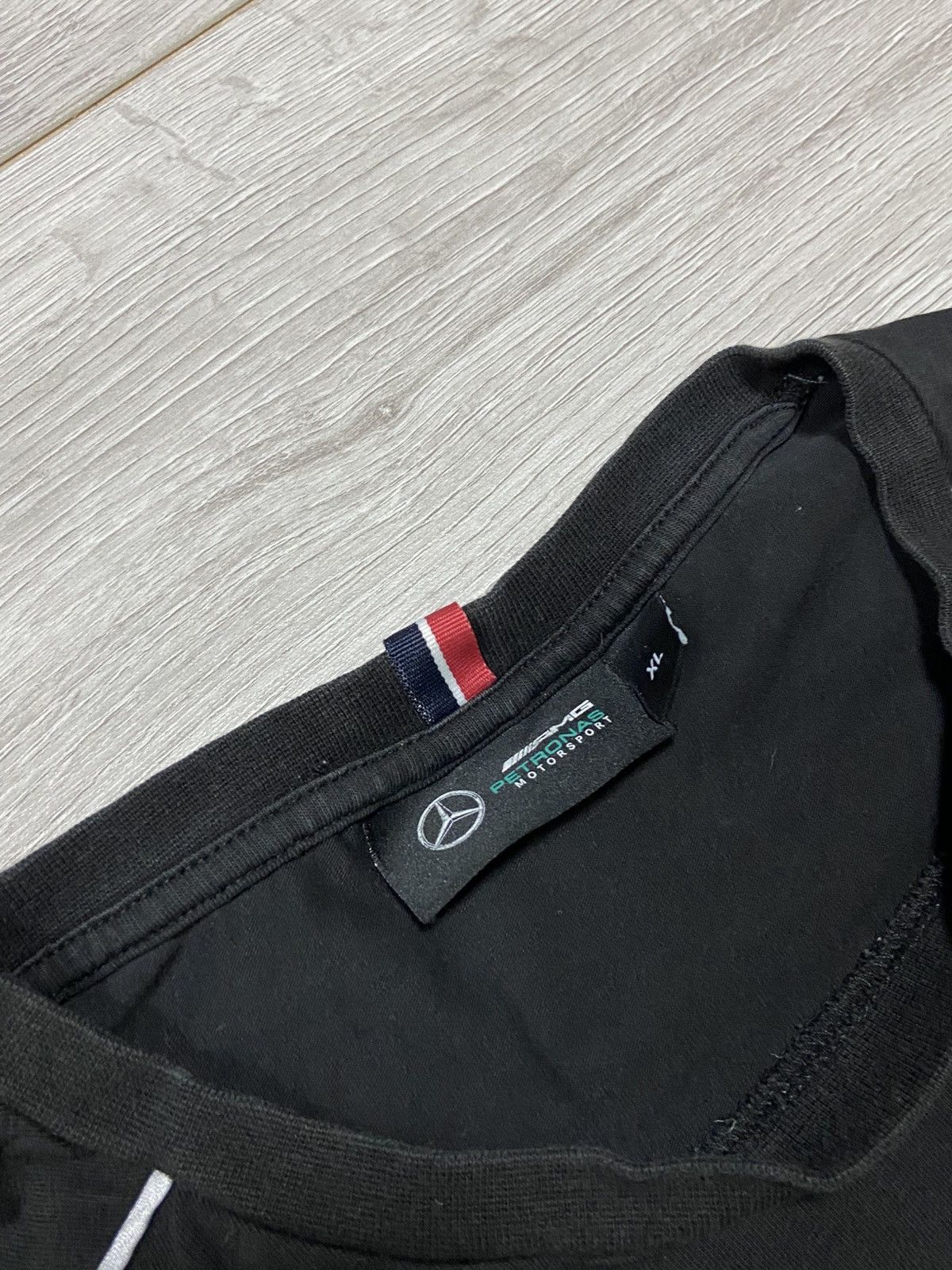 Tommy Hilfiger Mercedes AMG Petronas Hilfiger Pirelli t-shirt big logo Size US XL / EU 56 / 4 - 7 Thumbnail