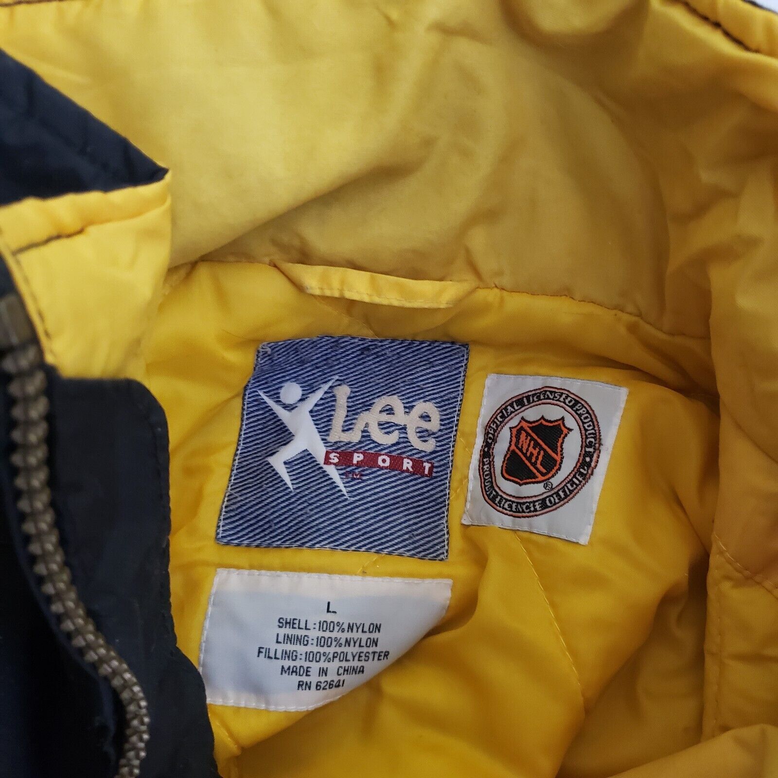 Lee Vtg Lee Sport Boston Bruins Hooded Puffer Jacket Parka L NHL Size US L / EU 52-54 / 3 - 8 Thumbnail