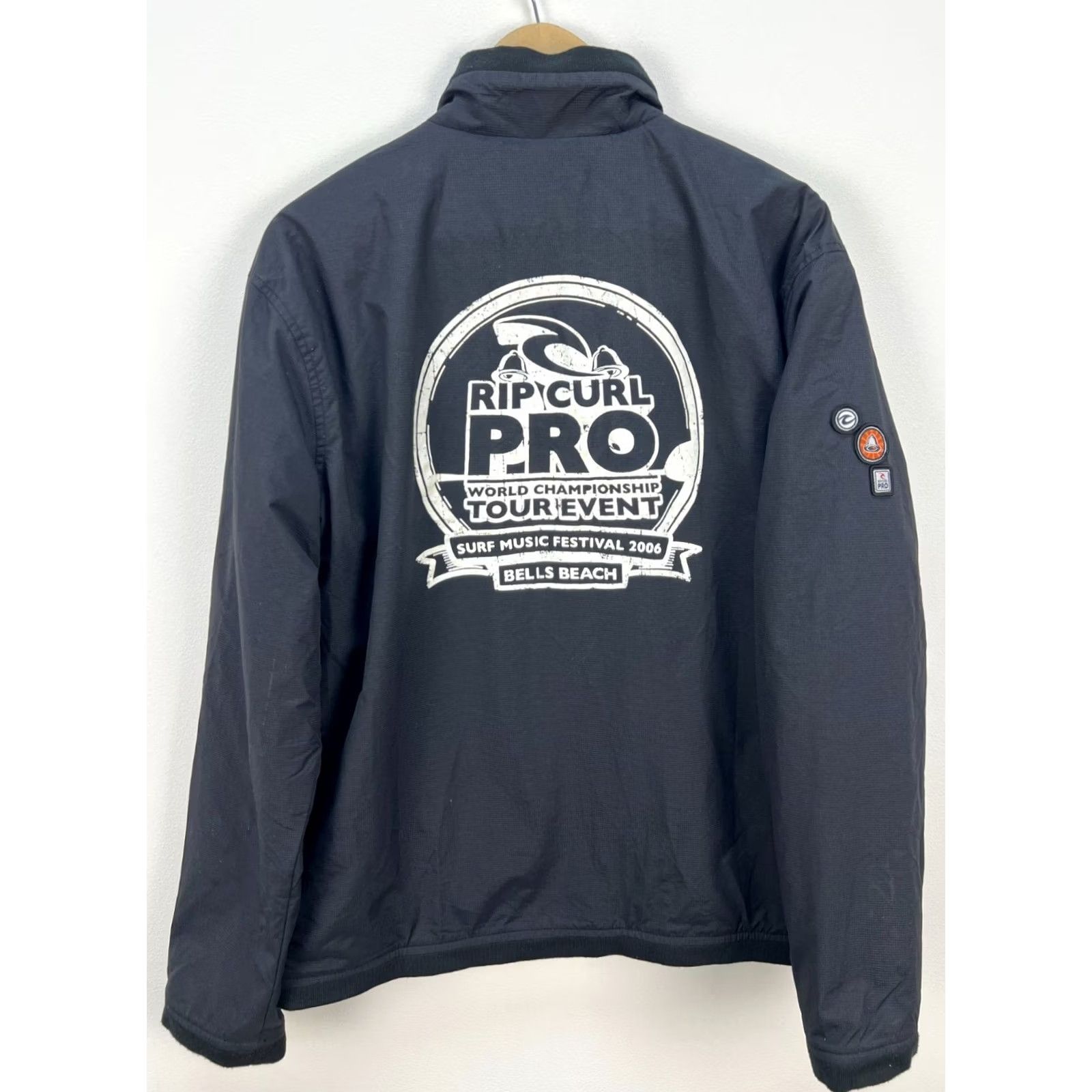 Rip Curl VINTAGE RIP CURL Jacket Reversible Pro Bells Beach Surf Music Festival 2006 Size L Red Mens Jacket Size US L / EU 52-54 / 3 - 2 Thumbnail