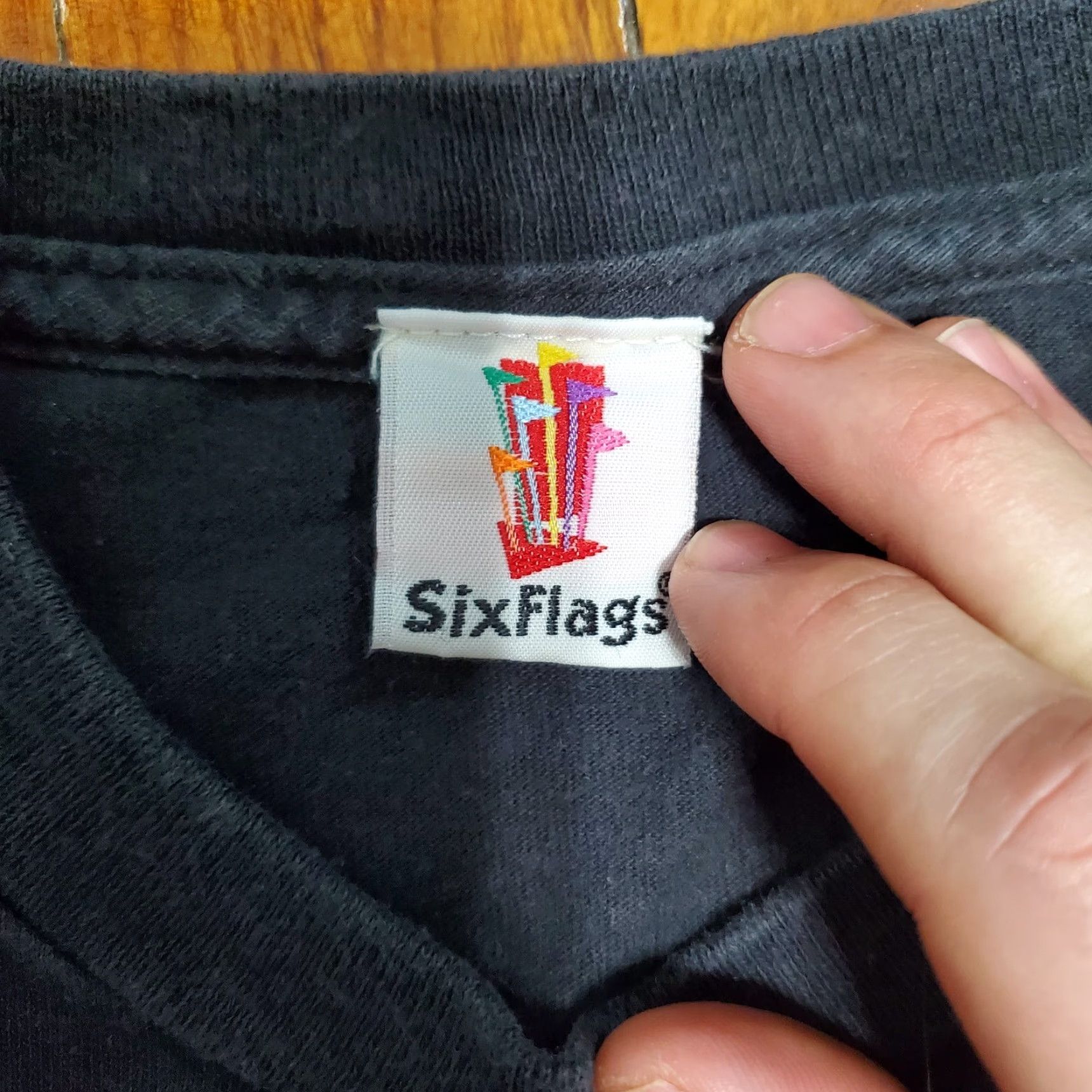Vintage VINTAGE Six Flags Superman Shirt Shirt Men S Black Short Sleeve Crew Neck Graphic Print Cotton Blend T-Shirt 2010-2019 Modern Theme: Flag Size US S / EU 44-46 / 1 - 3 Thumbnail