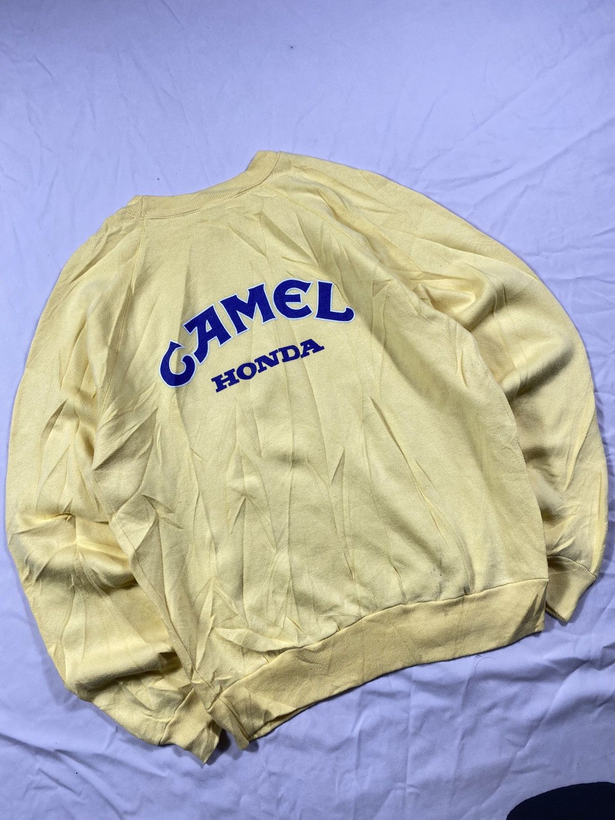 Vintage Vintage 80's Camel F1 Team Honda Sweatshirt Size US L / EU 52-54 / 3 - 3 Thumbnail