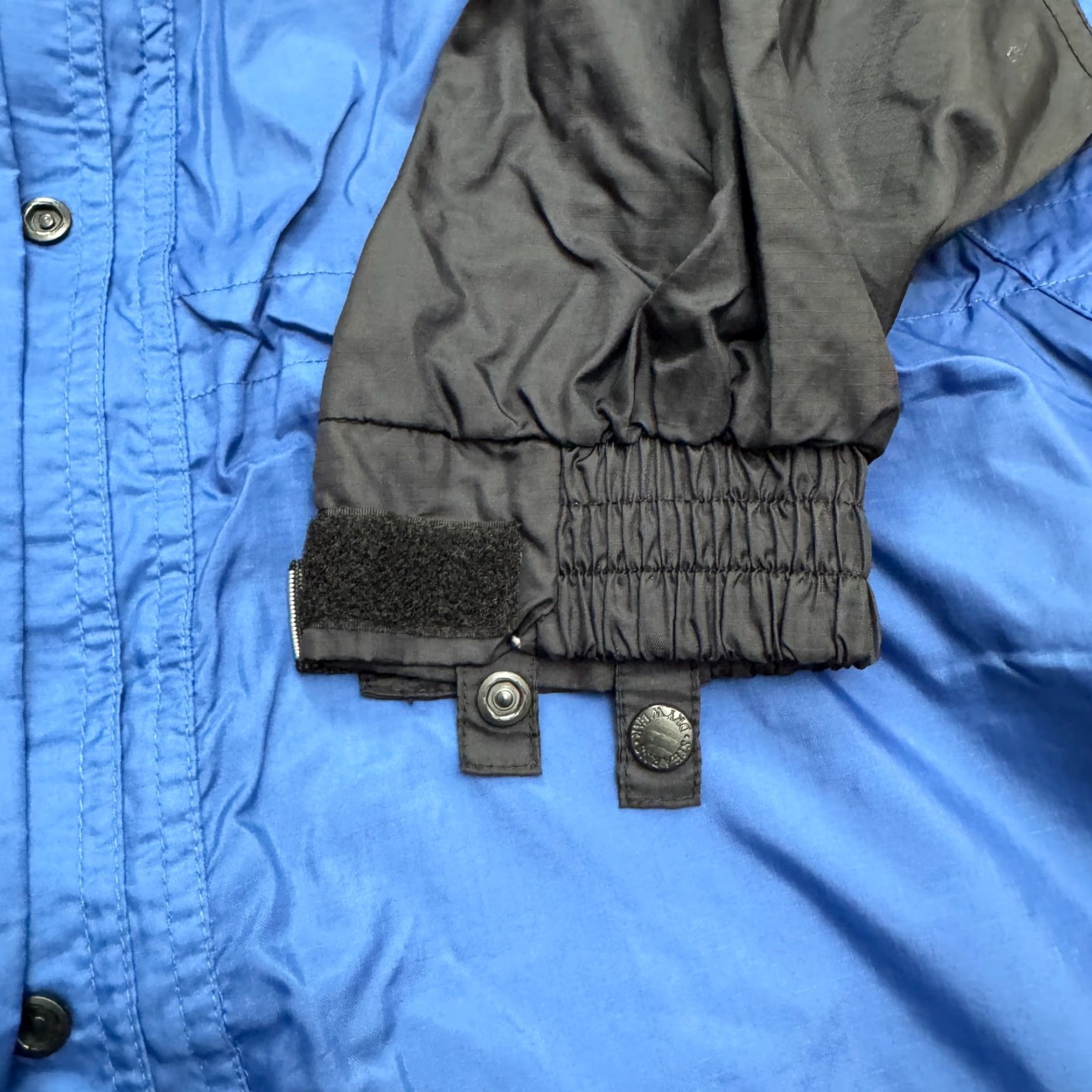 Etro VINTAGE Stearns Windbreaker Jacket Hoodie 2XL Blue Black Mens Regular Size Adult Outer Shell Nylon Full Zip Pockets 90s Retro Outdoor Touring Size US XXL / EU 58 / 5 - 6 Thumbnail