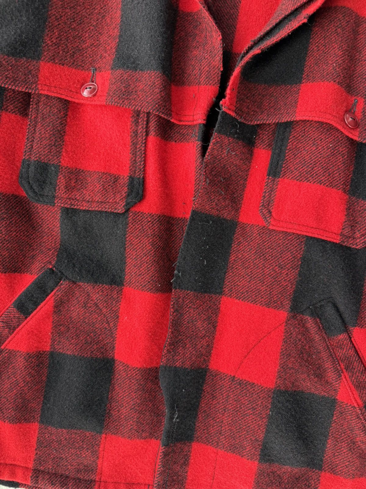 Vintage × Woolrich Woolen Mills Vintage Woolrich Red Buffalo Plaid Jacket Size US XL / EU 56 / 4 - 4 Thumbnail