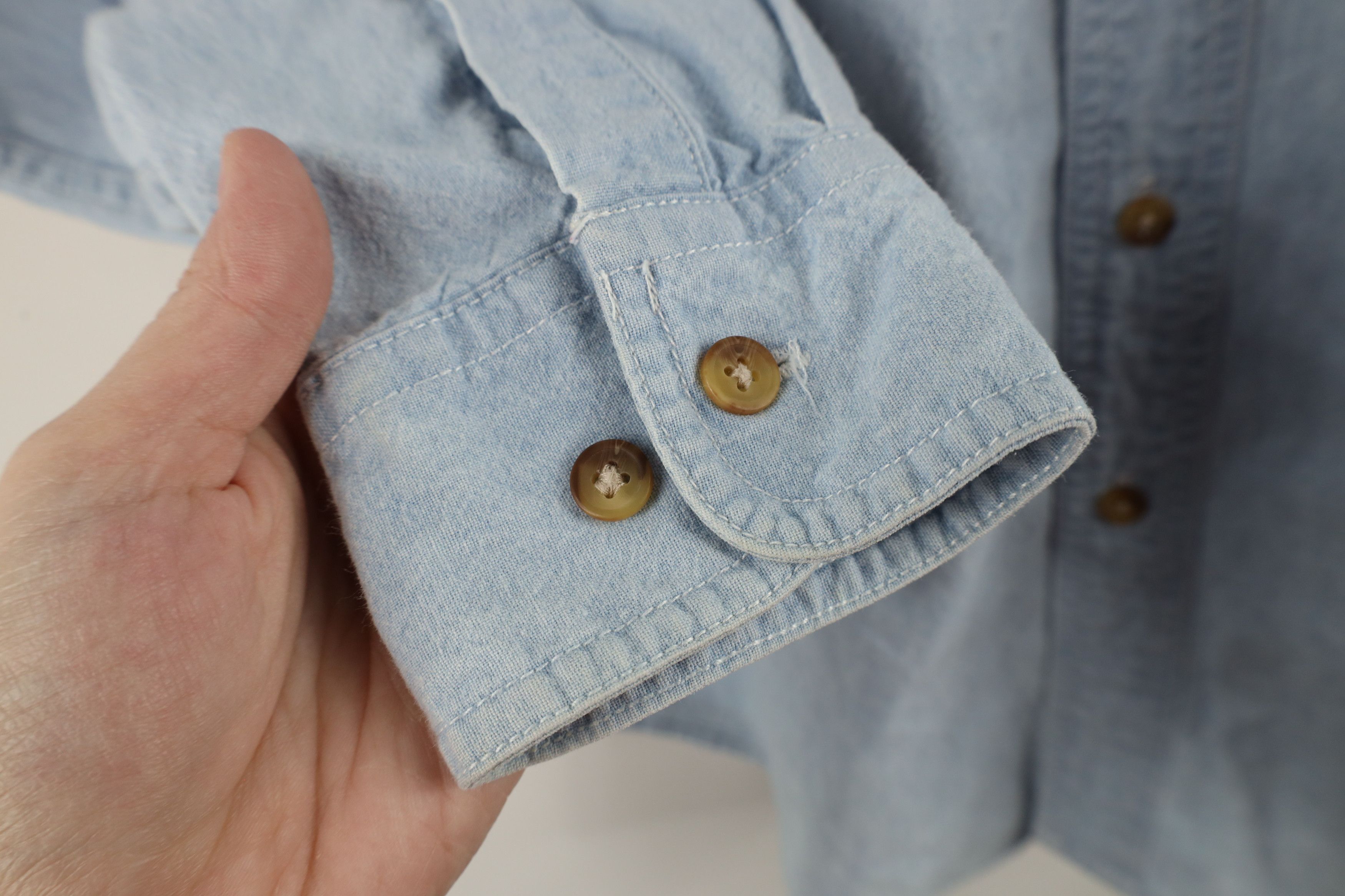 Vintage Vintage 90s Looney Tunes Cartoon Denim Button Shirt Blue Size US S / EU 44-46 / 1 - 9 Thumbnail