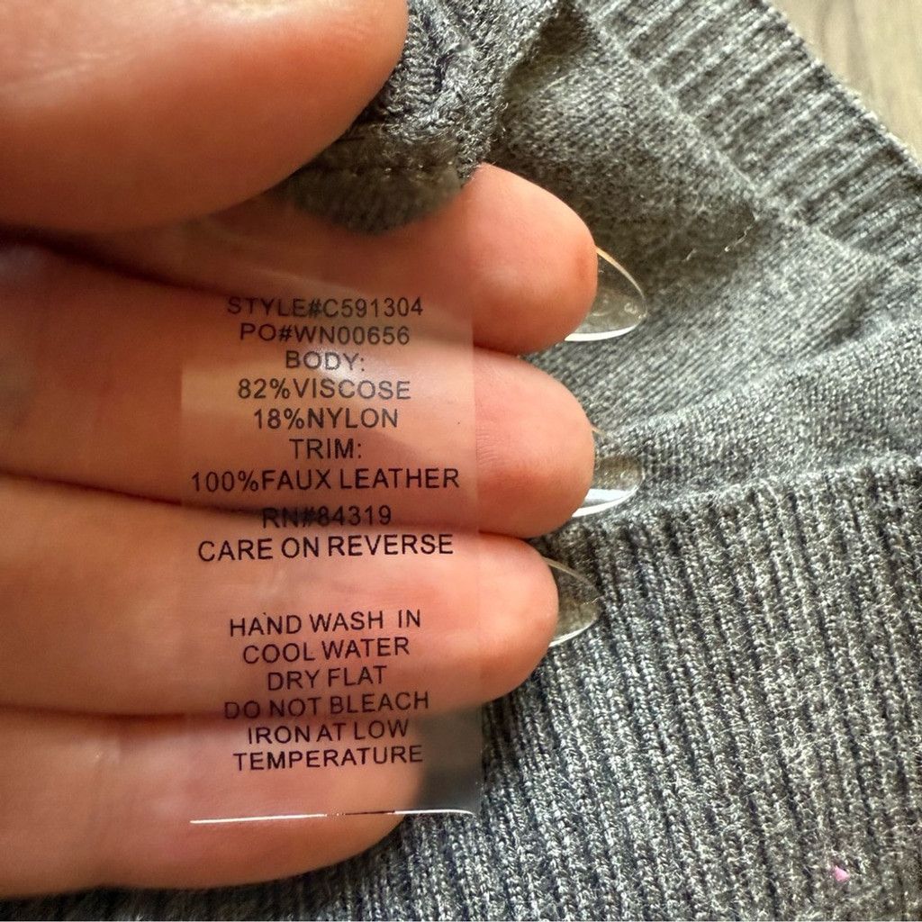 The Unbranded Brand Gray and Black Crew Neck Sweater with Shoulder Detail Size XS / US 0-2 / IT 36-38 - 7 Thumbnail