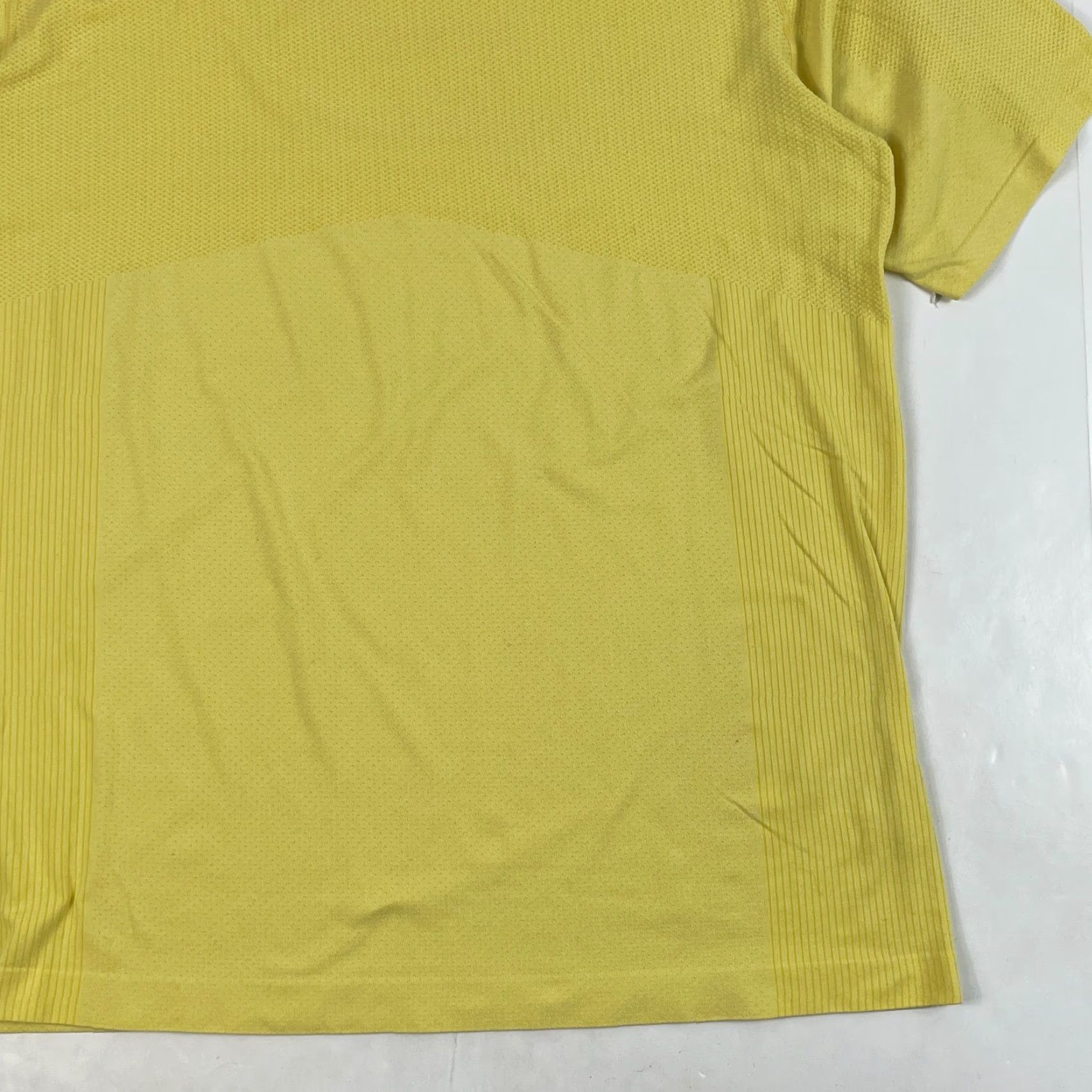 Vintage VRST Shirt Mens XL Yellow Circuit Short Sleeve Seamless Breathable Lightweight Moisture Wicking Size US XL / EU 56 / 4 - 4 Thumbnail
