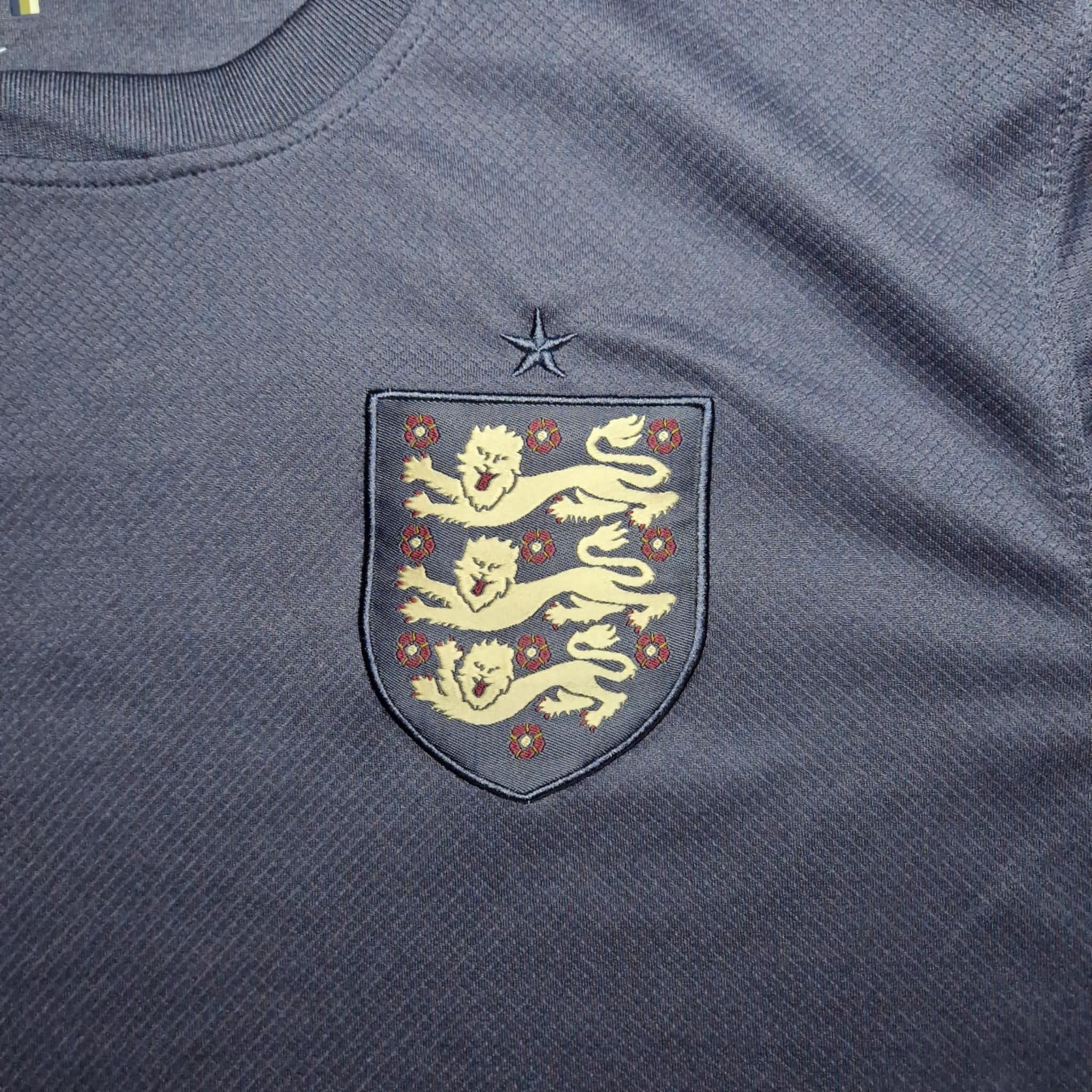 Nike Nike England Football Jersey - Purple with Gold Accents Size US L / EU 52-54 / 3 - 4 Thumbnail