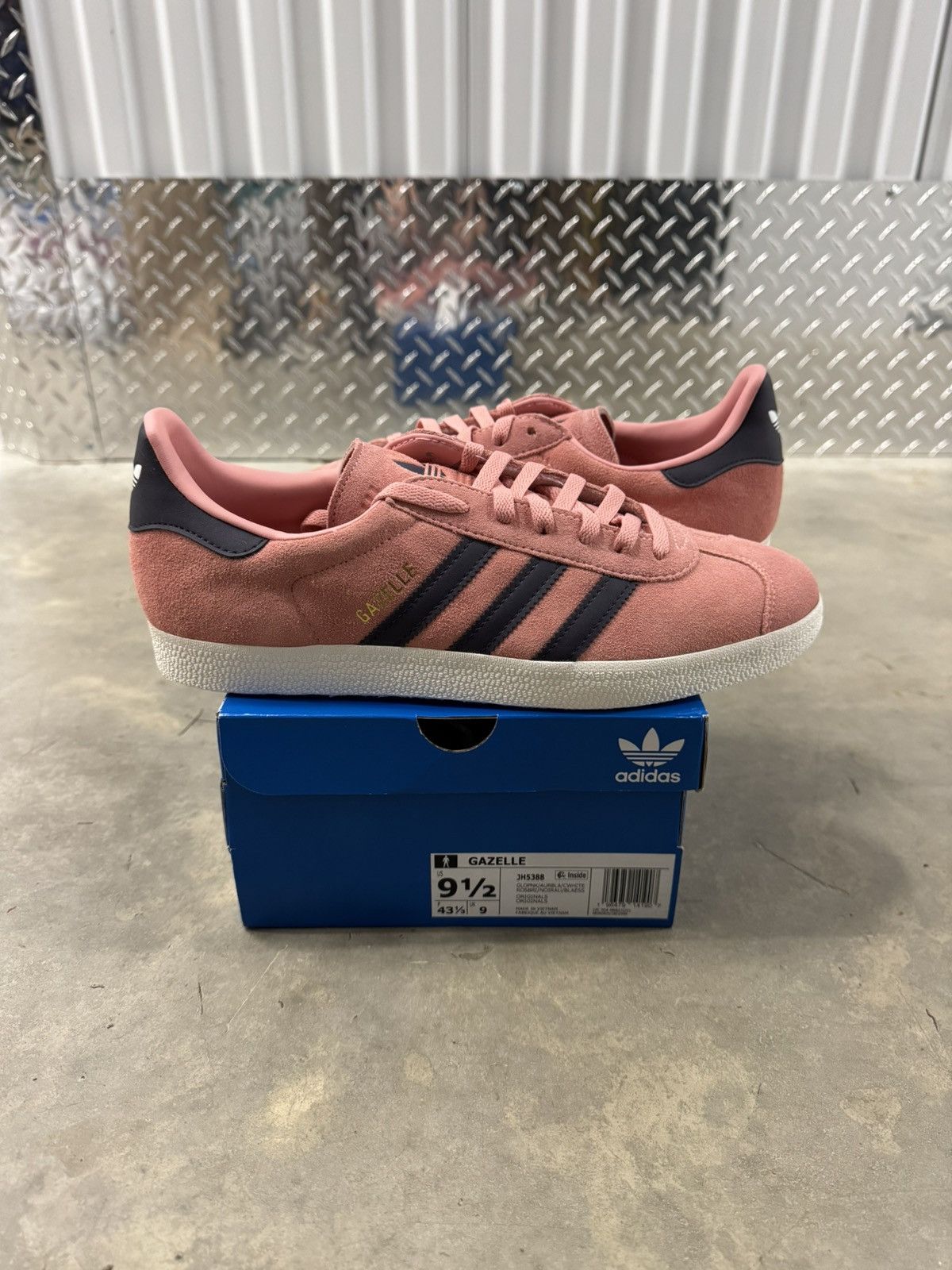 Adidas Adidas Gazelle Pink Black Size 9.5 Size US 9.5 / EU 42-43 - 1 Thumbnail