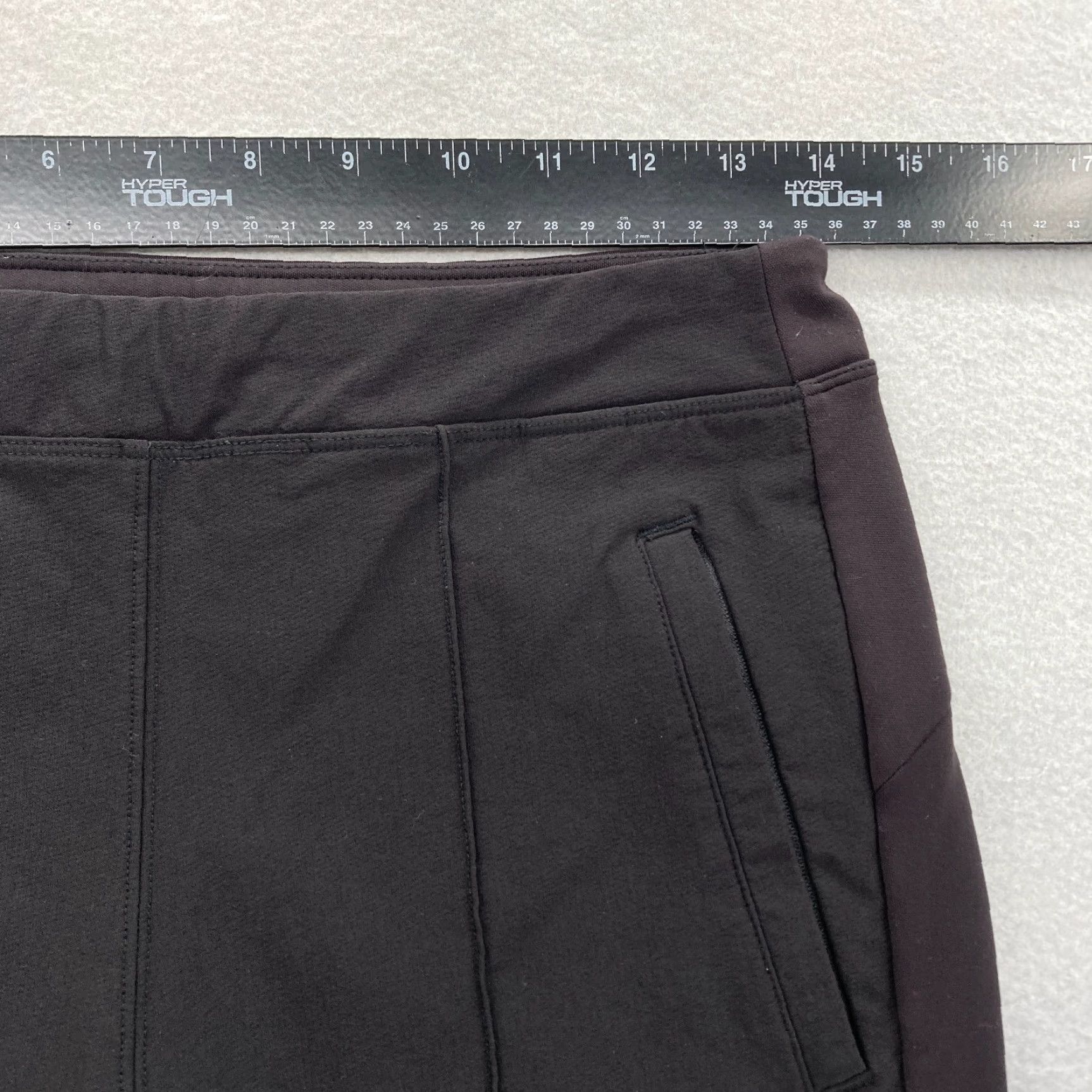 Athleta Athleta Headlands Hybrid Pant Women's 8 Black Nylon Stretch Ankle Cropped Pant Size 30" / US 8 / IT 44 - 7 Thumbnail