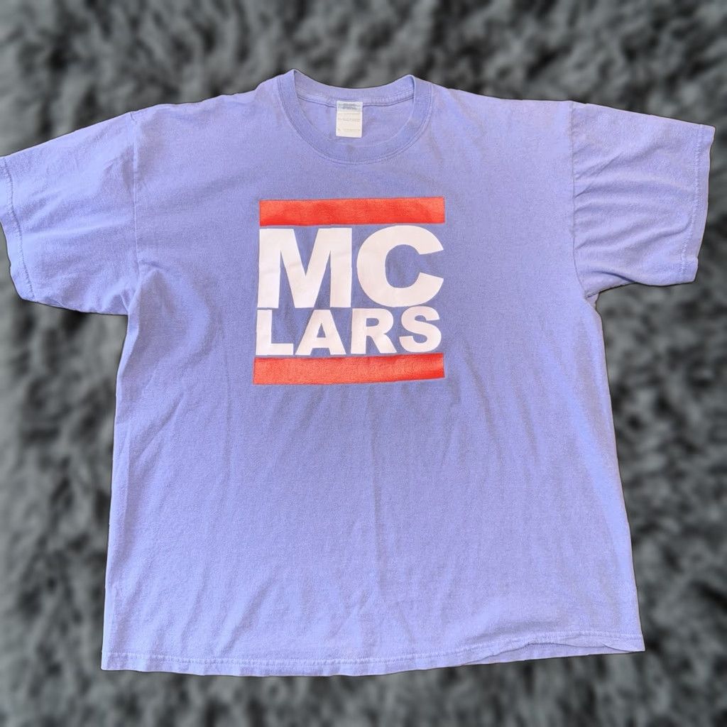 Fruit Of The Loom VINTAGE MC Lars Band T Shirt XL Purple - Hip Hop Nerdcore Ska Rap T-Shirt Men 2000s Gildan FP TPFR Size US XL / EU 56 / 4 - 1 Thumbnail