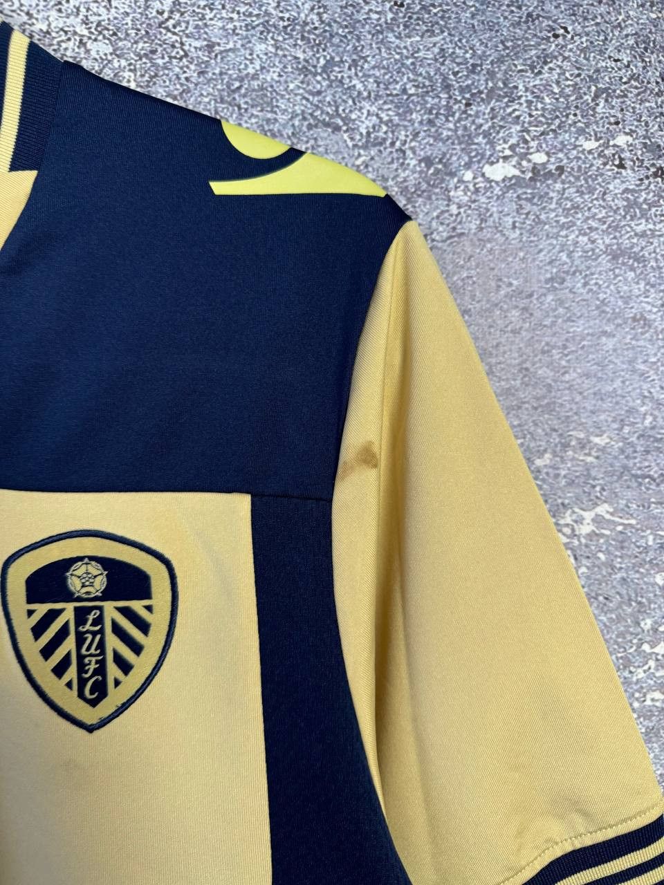 Macron × Vintage Vintage Leeds United 2013/14 Nacron Soccer Jersey Size US M / EU 48-50 / 2 - 9 Thumbnail
