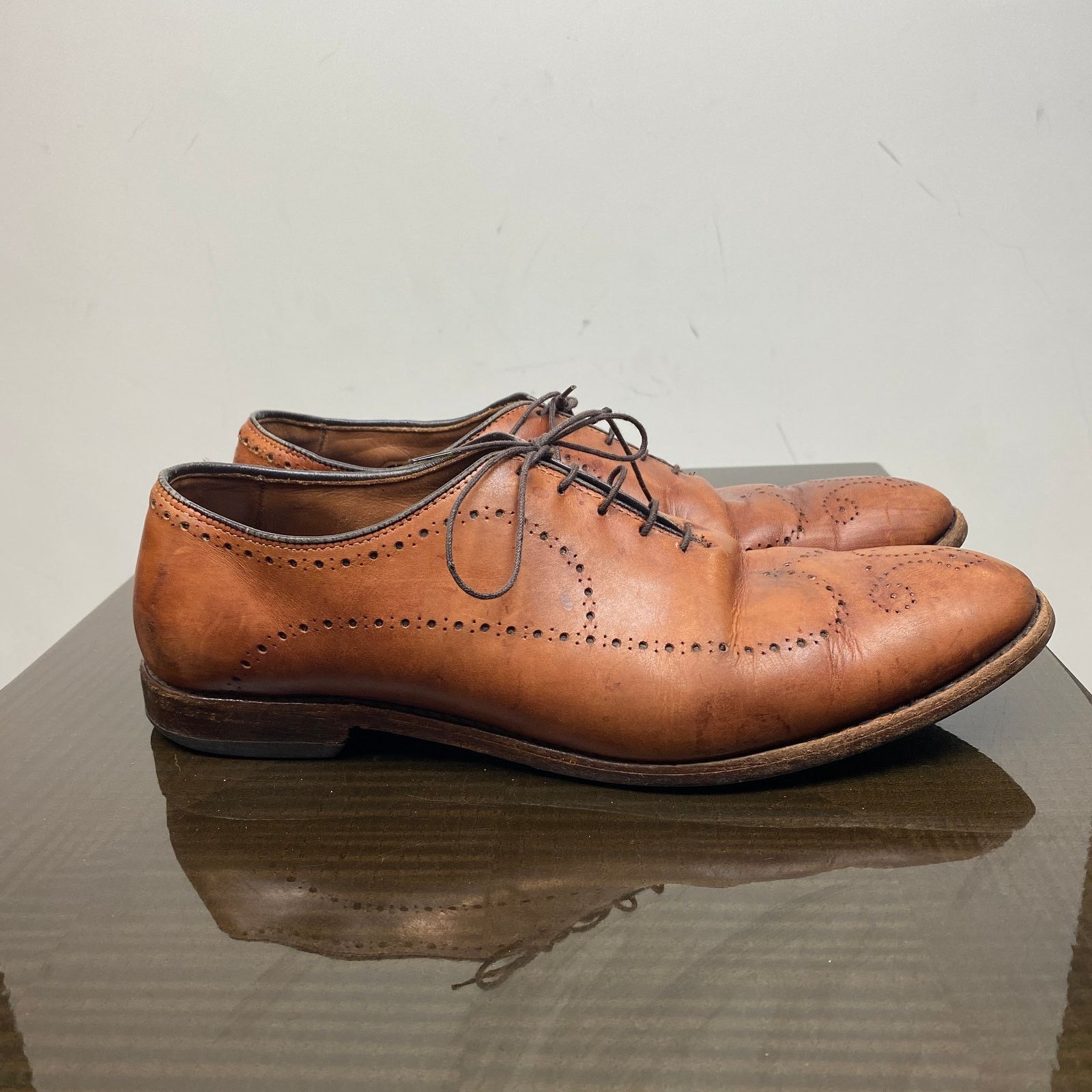 Allen Edmonds Allen Edmonds Fairfax Perforated Leather Dress Shoes 11D Size US 11 / EU 44 - 3 Thumbnail