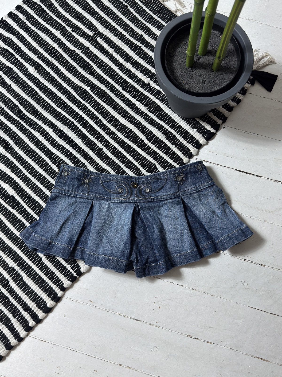 Other VINTAGE PLEATED 2000s MINI SHORTS / SKIRT Size 27" / US 4 / IT 40 - 1 Thumbnail