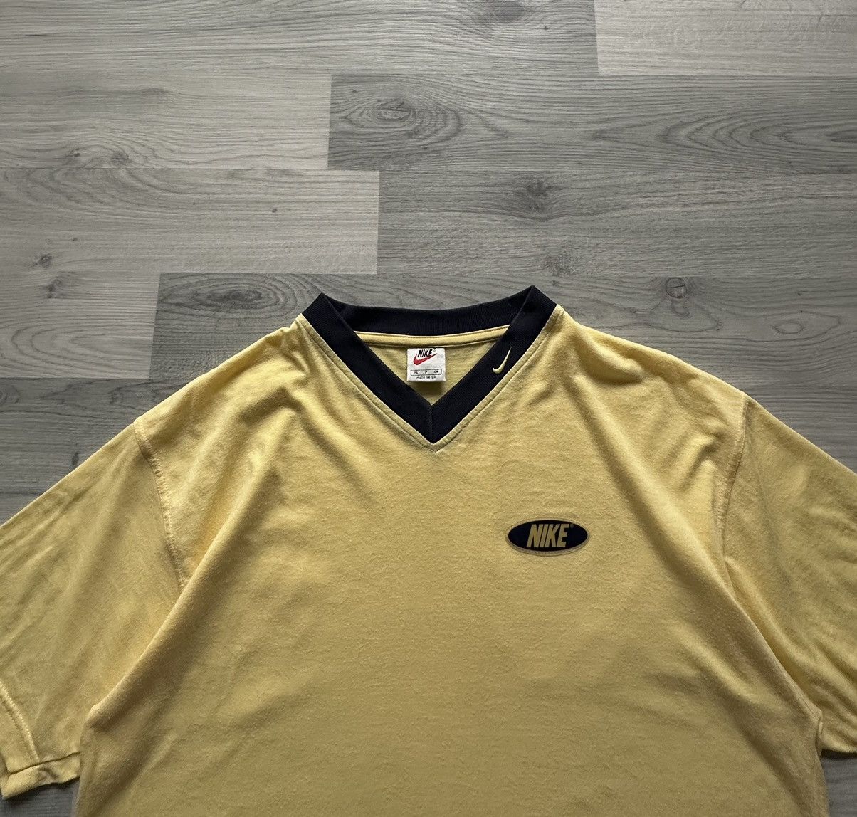 Nike Vintage yellow T-shirt Nike swoosh logo made in UK Size US XL / EU 56 / 4 - 3 Thumbnail