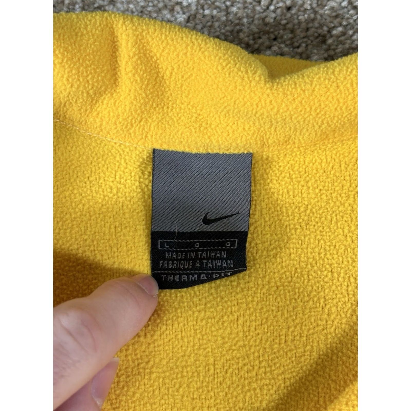 Nike VINTAGE Nike Fleece Quarter Zip Therma-Fit Long Sleeve Yellow Swoosh Mens Large Sweatshirt Size US L / EU 52-54 / 3 - 3 Thumbnail