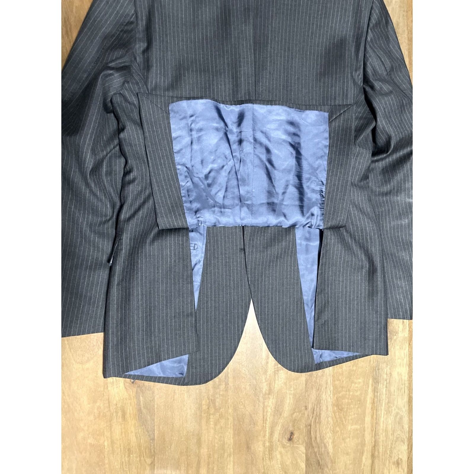 Suitsupply Suitsupply Vitale Barberis Canonico Super 110s Pinstripe Sevilha Blazer 40R Slim Blazer Men Gray Wool Notch Lapel Single-Breasted Two-Button Front Size 40R - 6 Thumbnail